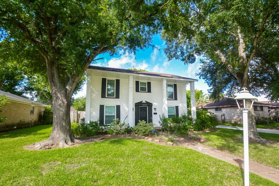 Property photo for 10910 Sagevale Lane, Houston, TX