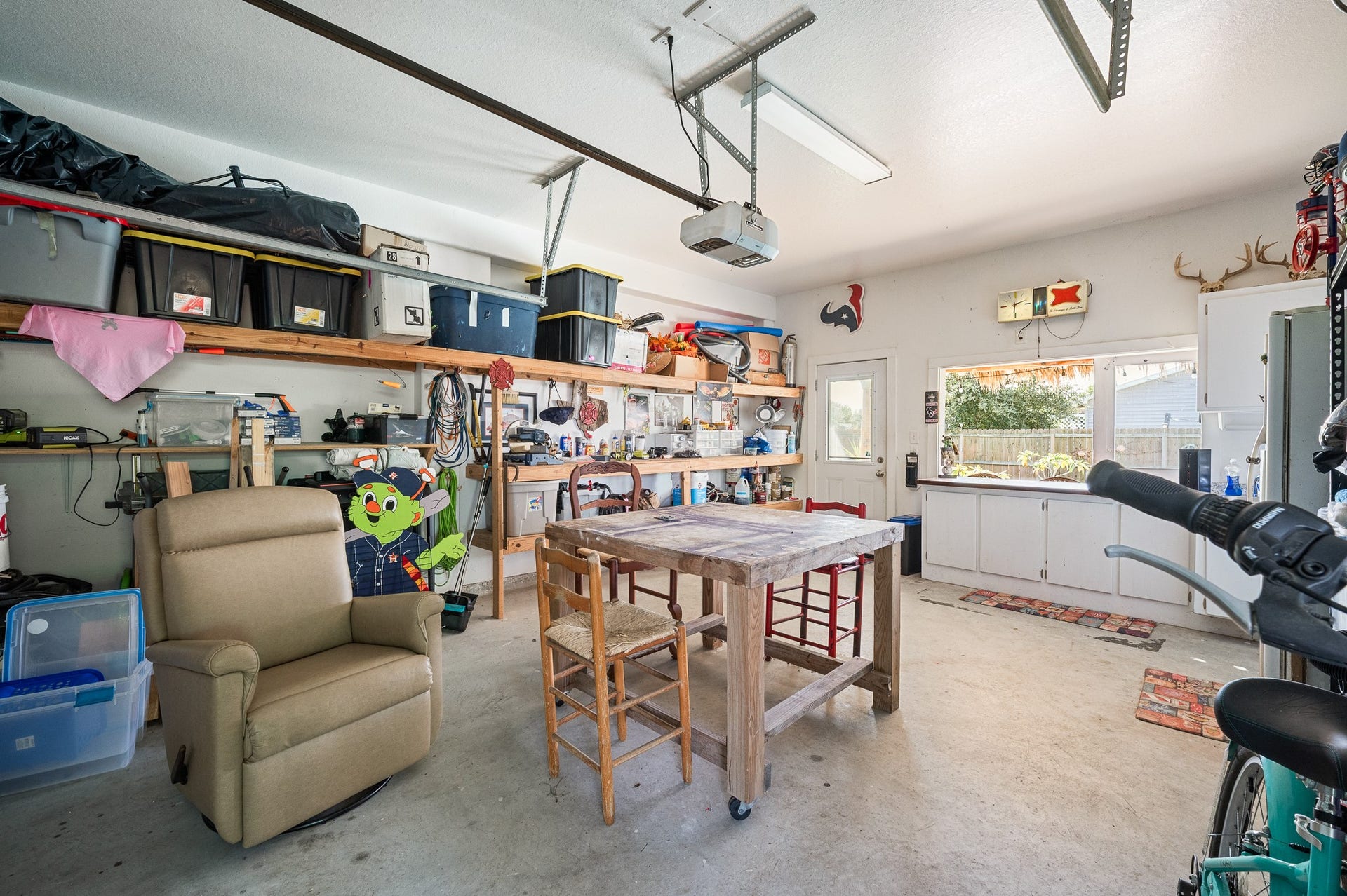 2525 E Bayshore Drive, San Leon, TX 77539 2525 E Bayshore Drive, San Leon, TX 77539