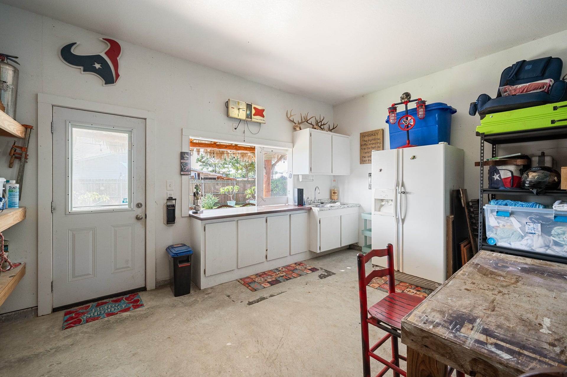 2525 E Bayshore Drive, San Leon, TX 77539 2525 E Bayshore Drive, San Leon, TX 77539