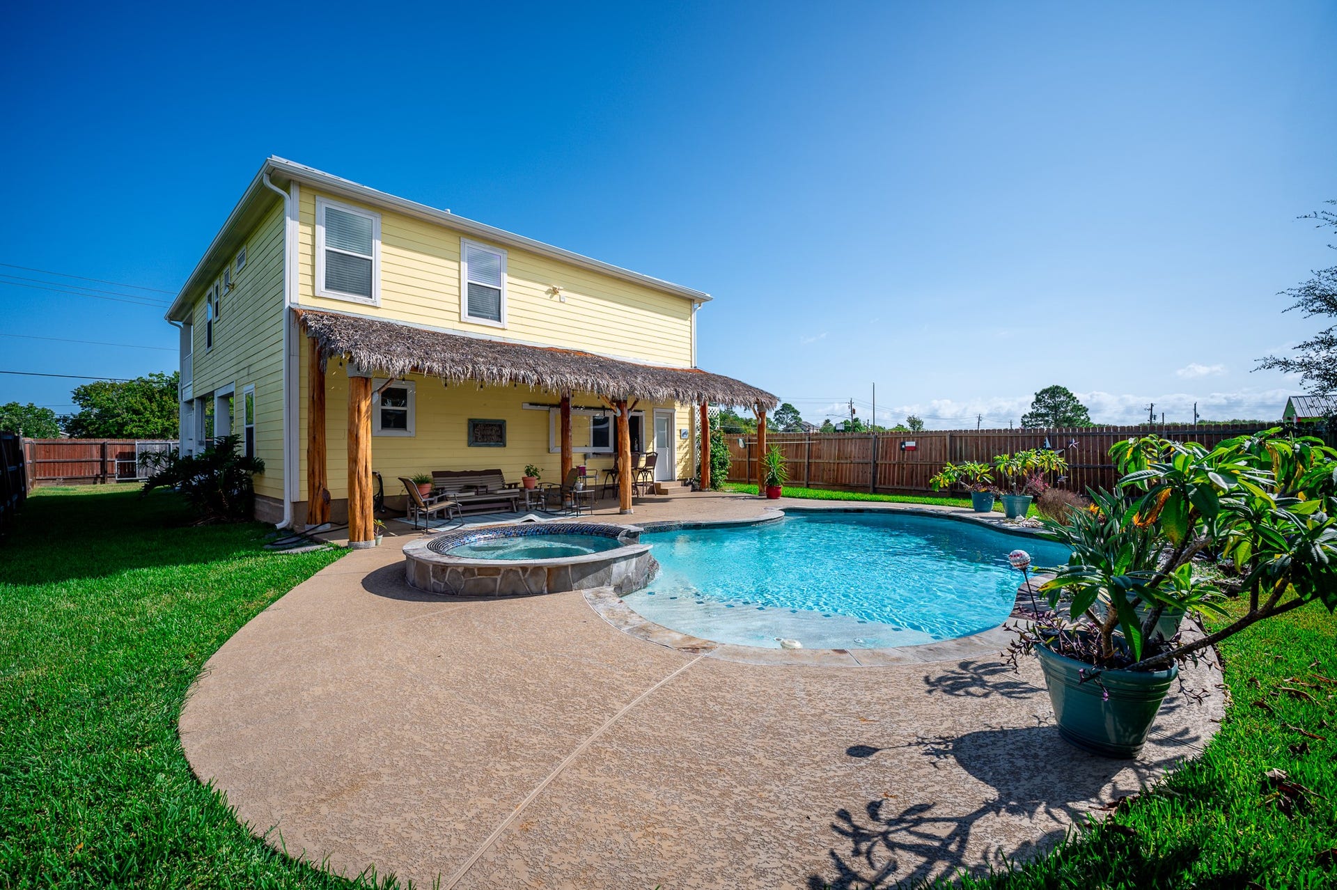 2525 E Bayshore Drive, San Leon, TX 77539 2525 E Bayshore Drive, San Leon, TX 77539