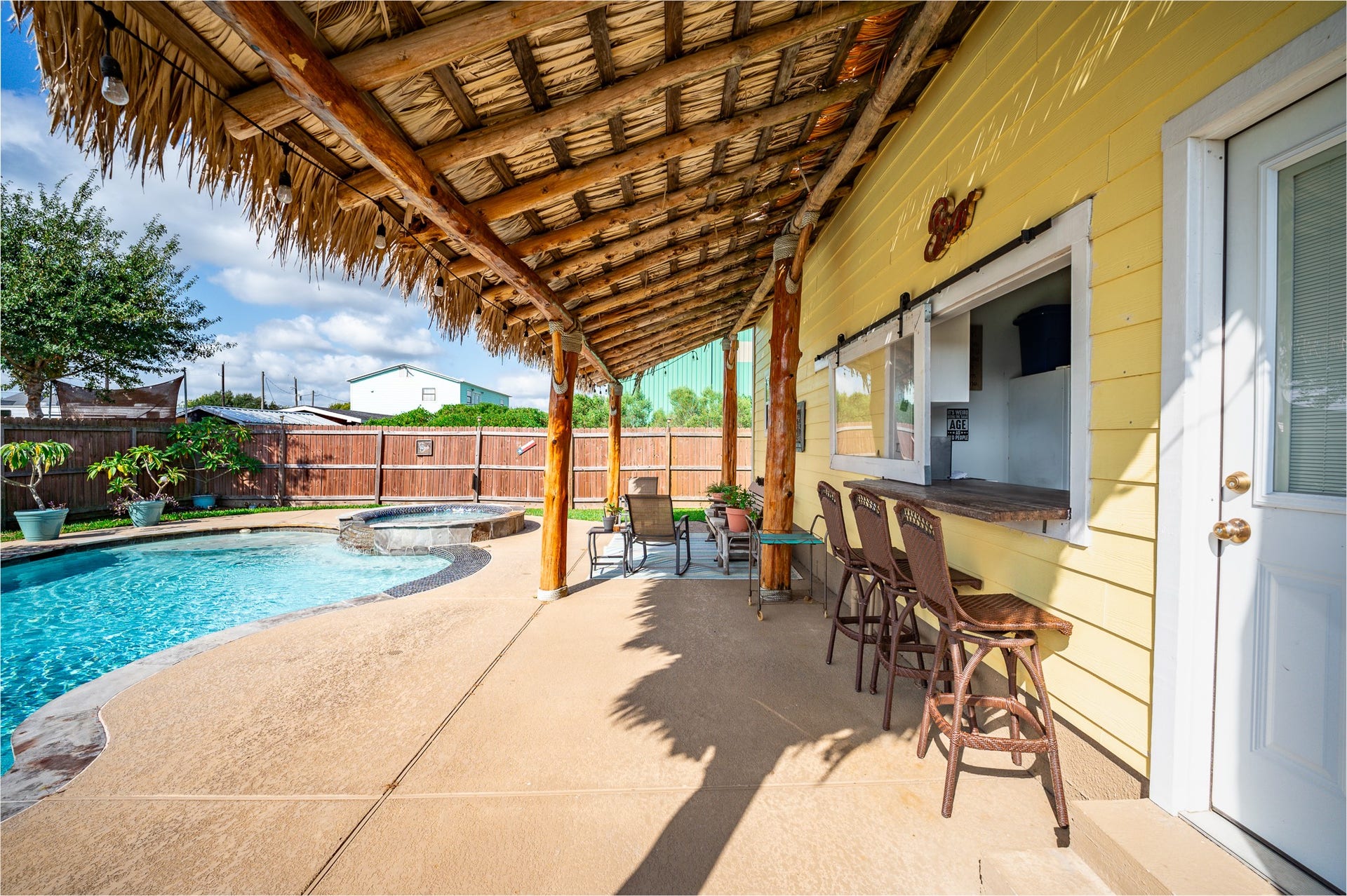 2525 E Bayshore Drive, San Leon, TX 77539 2525 E Bayshore Drive, San Leon, TX 77539