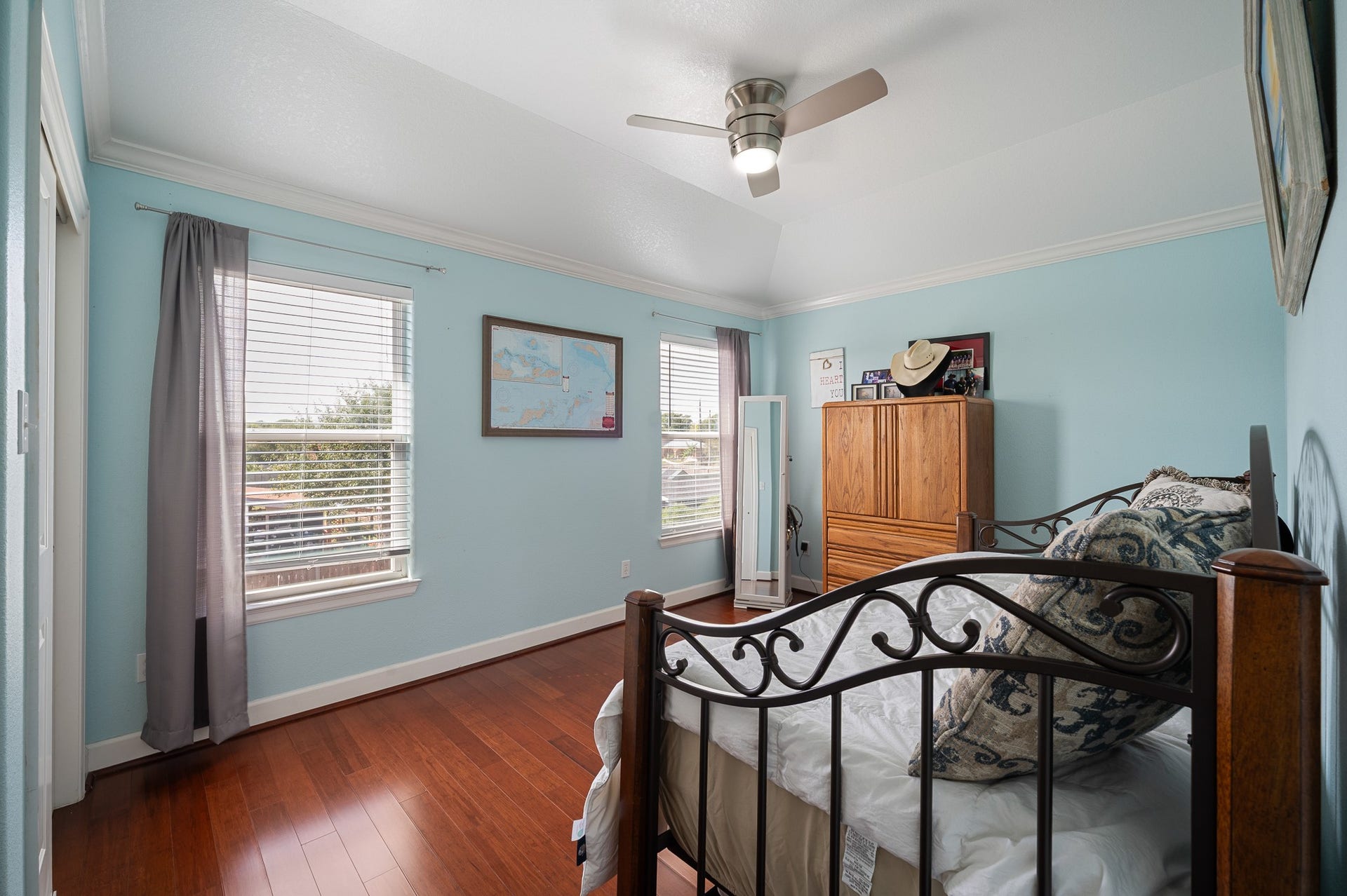 2525 E Bayshore Drive, San Leon, TX 77539 2525 E Bayshore Drive, San Leon, TX 77539