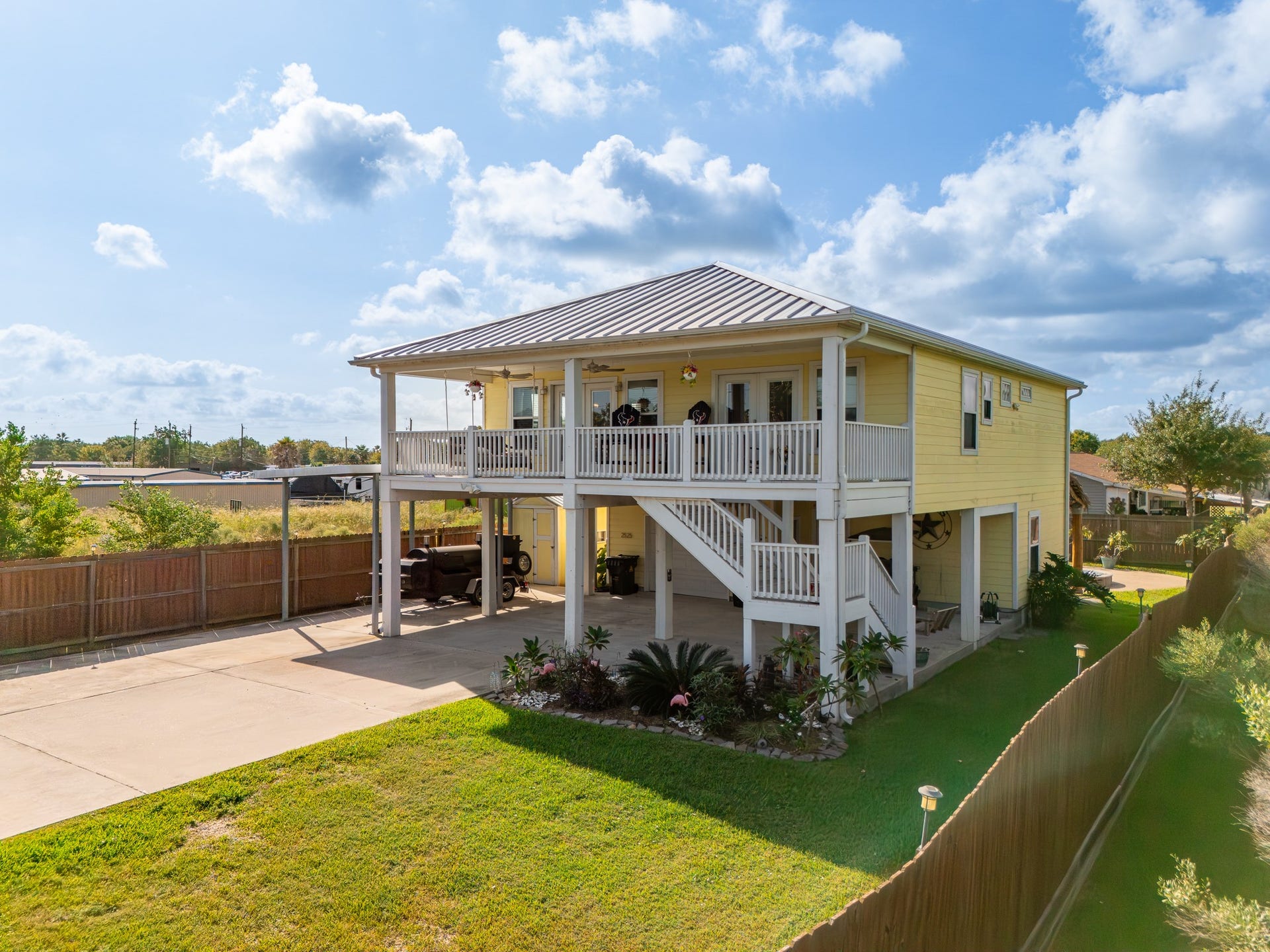2525 E Bayshore Drive, San Leon, TX 77539 2525 E Bayshore Drive, San Leon, TX 77539