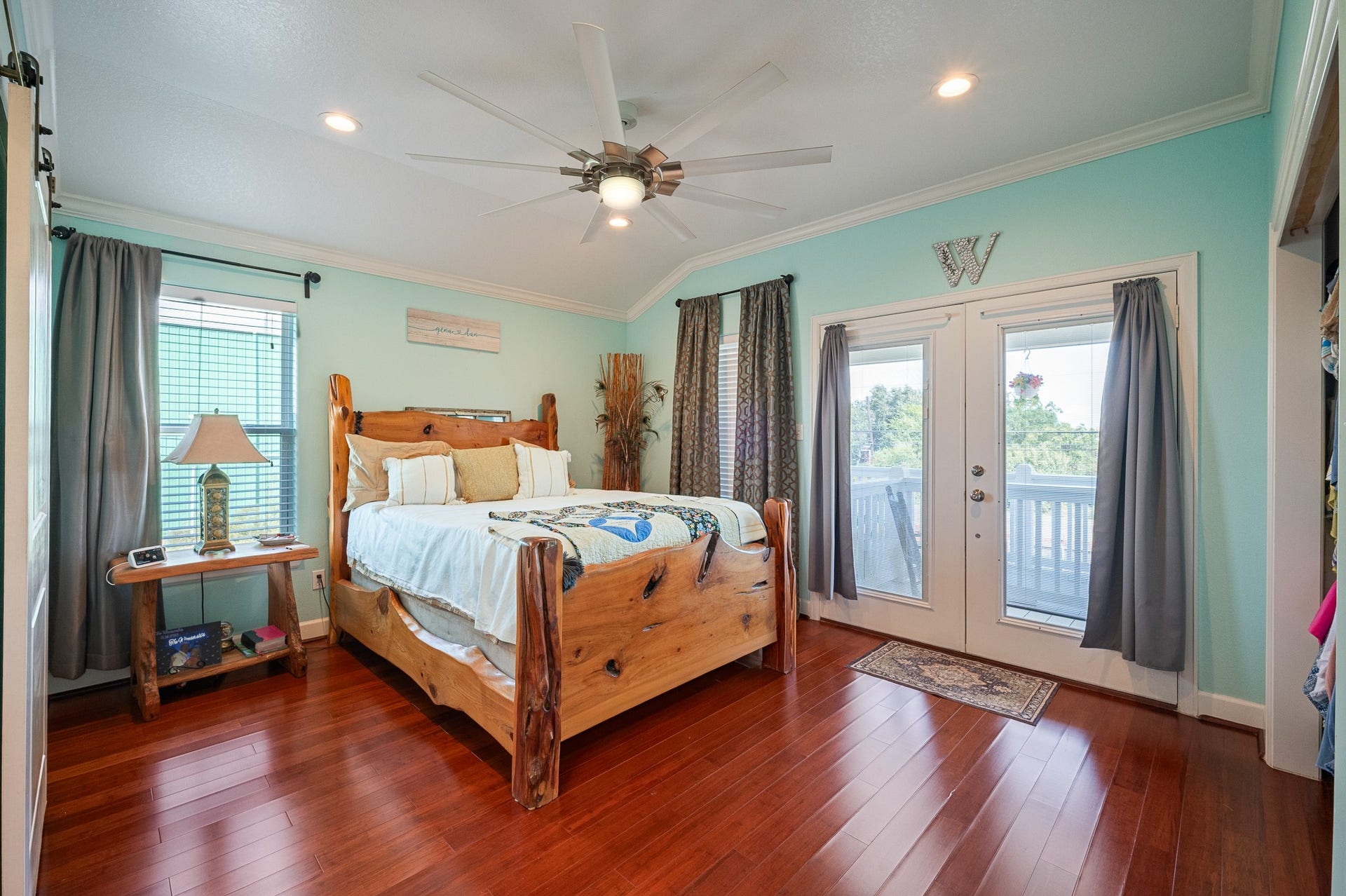 2525 E Bayshore Drive, San Leon, TX 77539 2525 E Bayshore Drive, San Leon, TX 77539