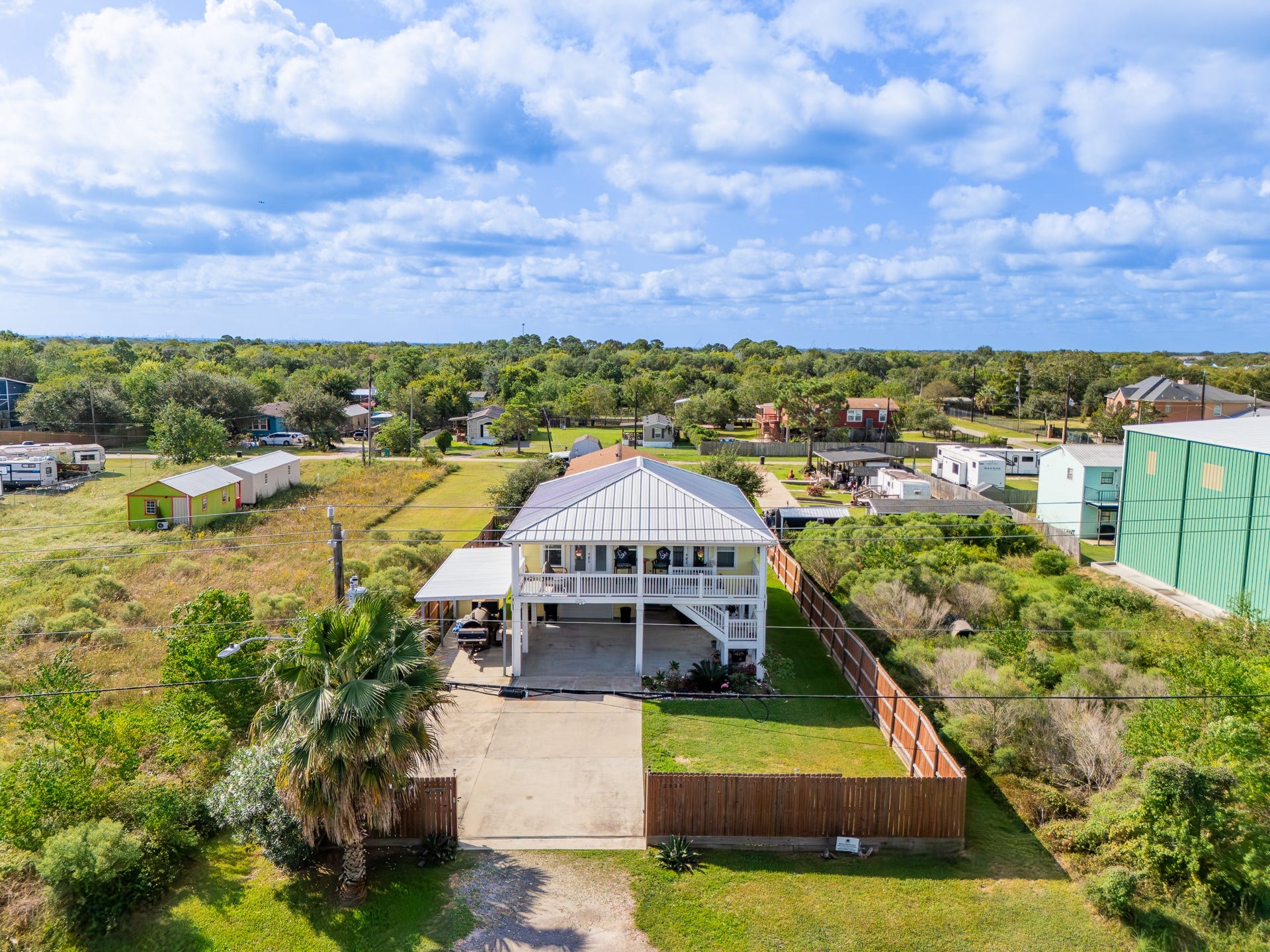 2525 E Bayshore Drive, San Leon, TX 77539 2525 E Bayshore Drive, San Leon, TX 77539