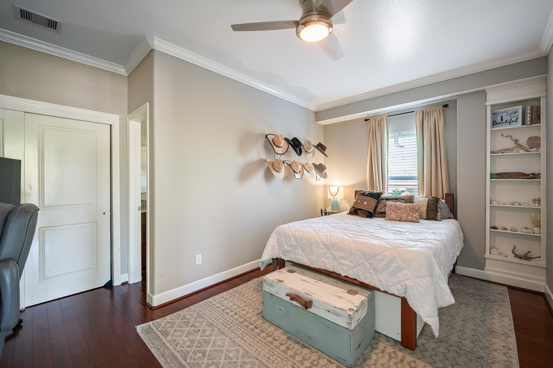 2525 E Bayshore Drive, San Leon, TX 77539 2525 E Bayshore Drive, San Leon, TX 77539