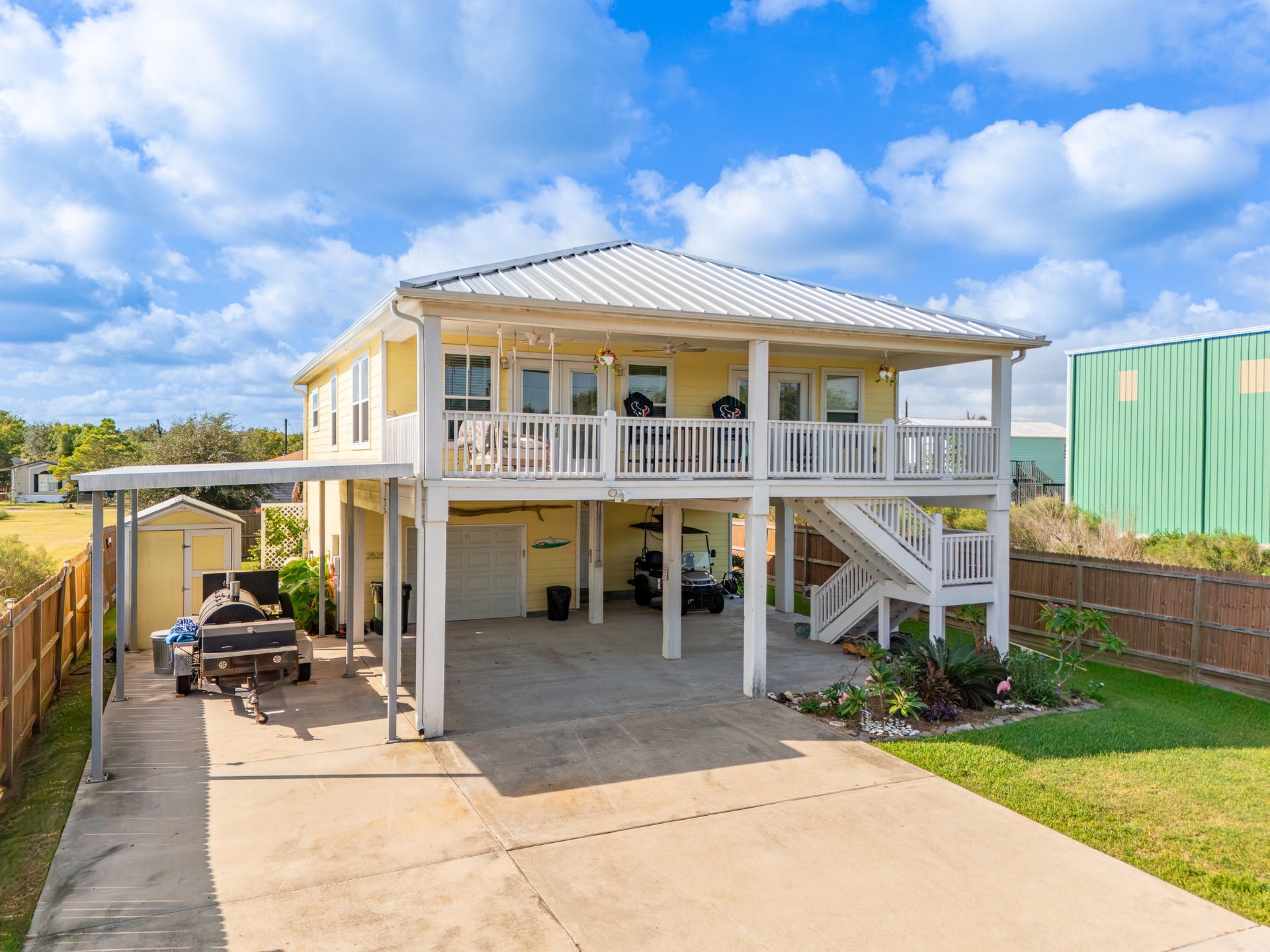 2525 E Bayshore Drive, San Leon, TX 77539 2525 E Bayshore Drive, San Leon, TX 77539