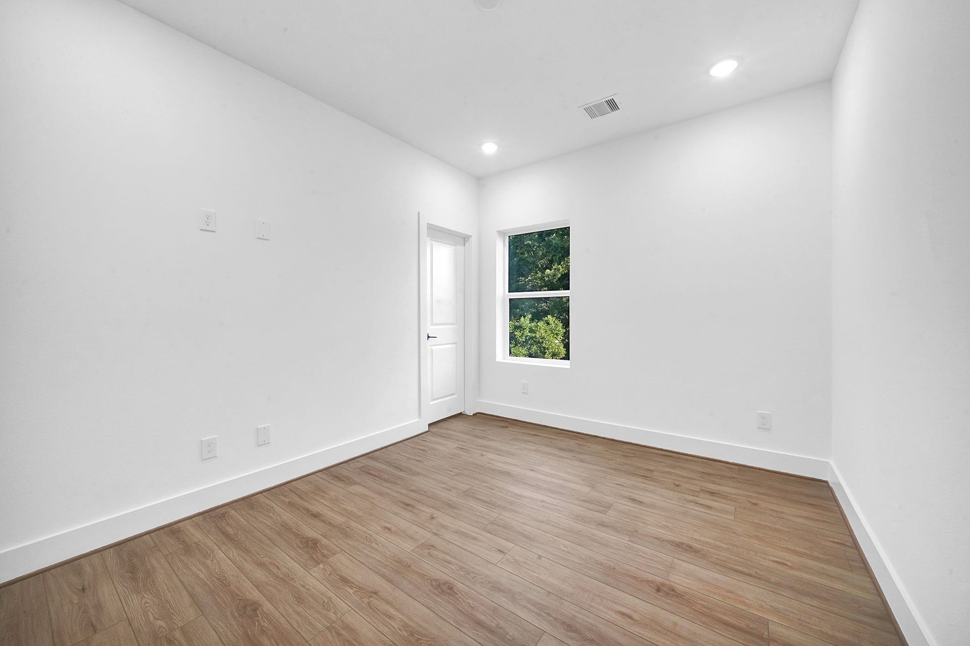 7825 Colonial Lane, Houston, TX 77051 7825 Colonial Lane, Houston, TX 77051