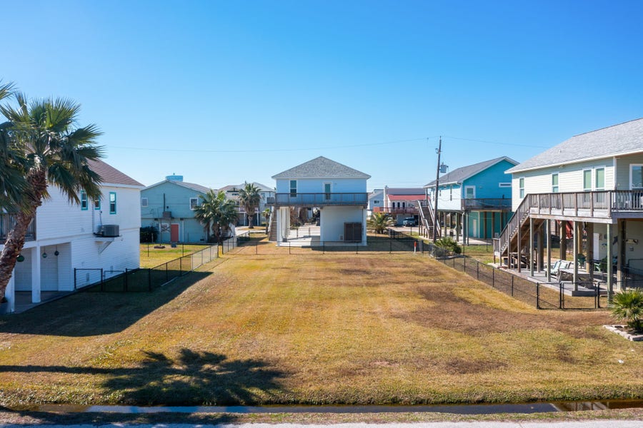 Property photo for 4130 Grayson Drive, Galveston, TX