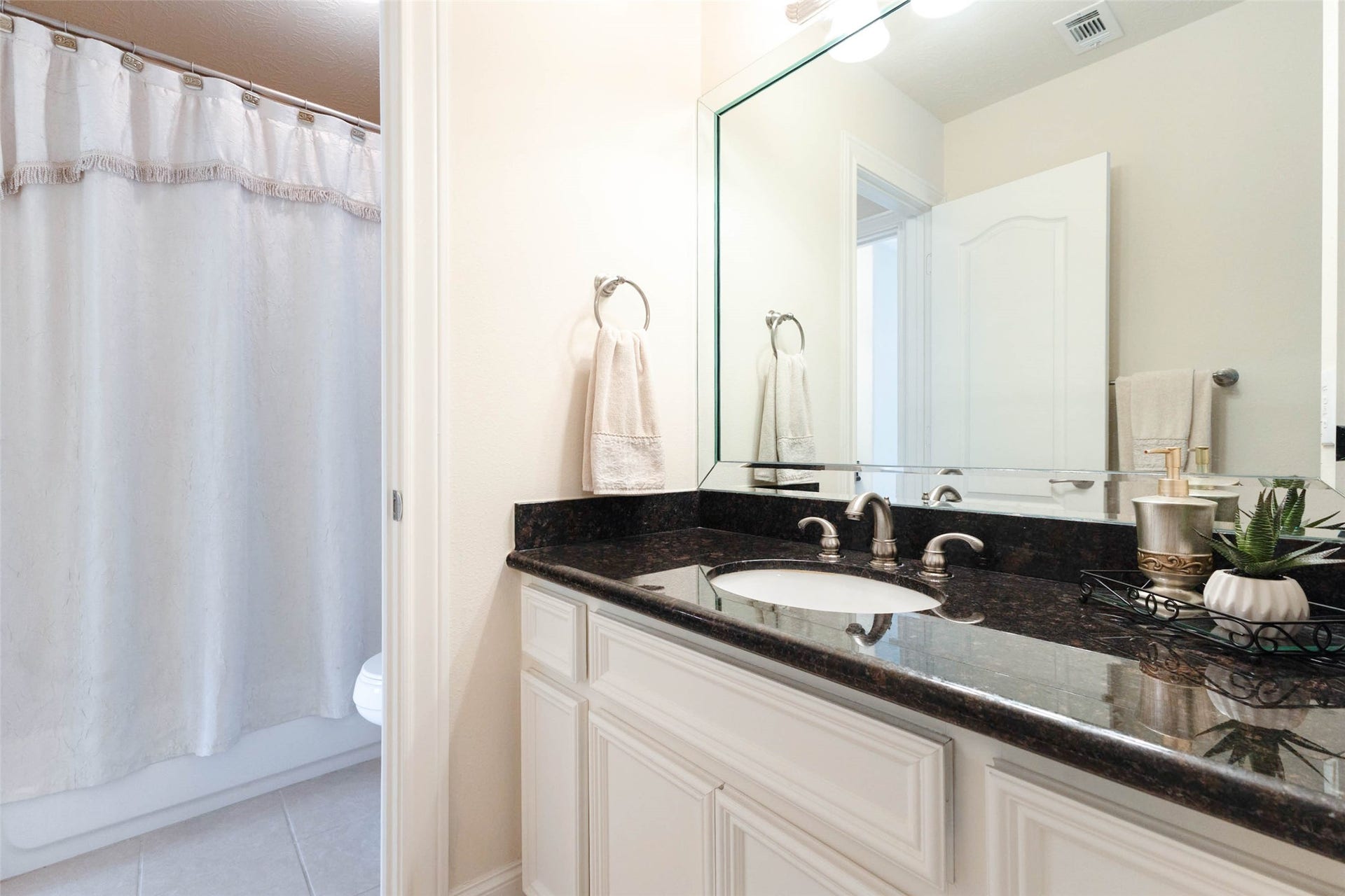 4302 Weston Drive, Fulshear, TX 77441 4302 Weston Drive, Fulshear, TX 77441