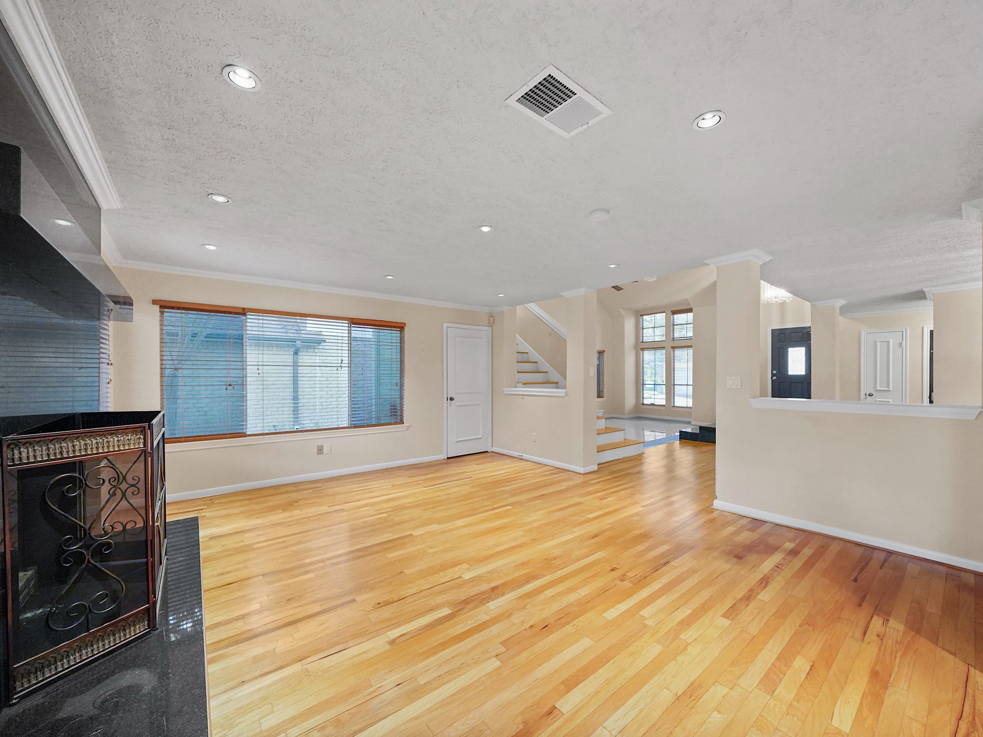 Alternate view of the living room.