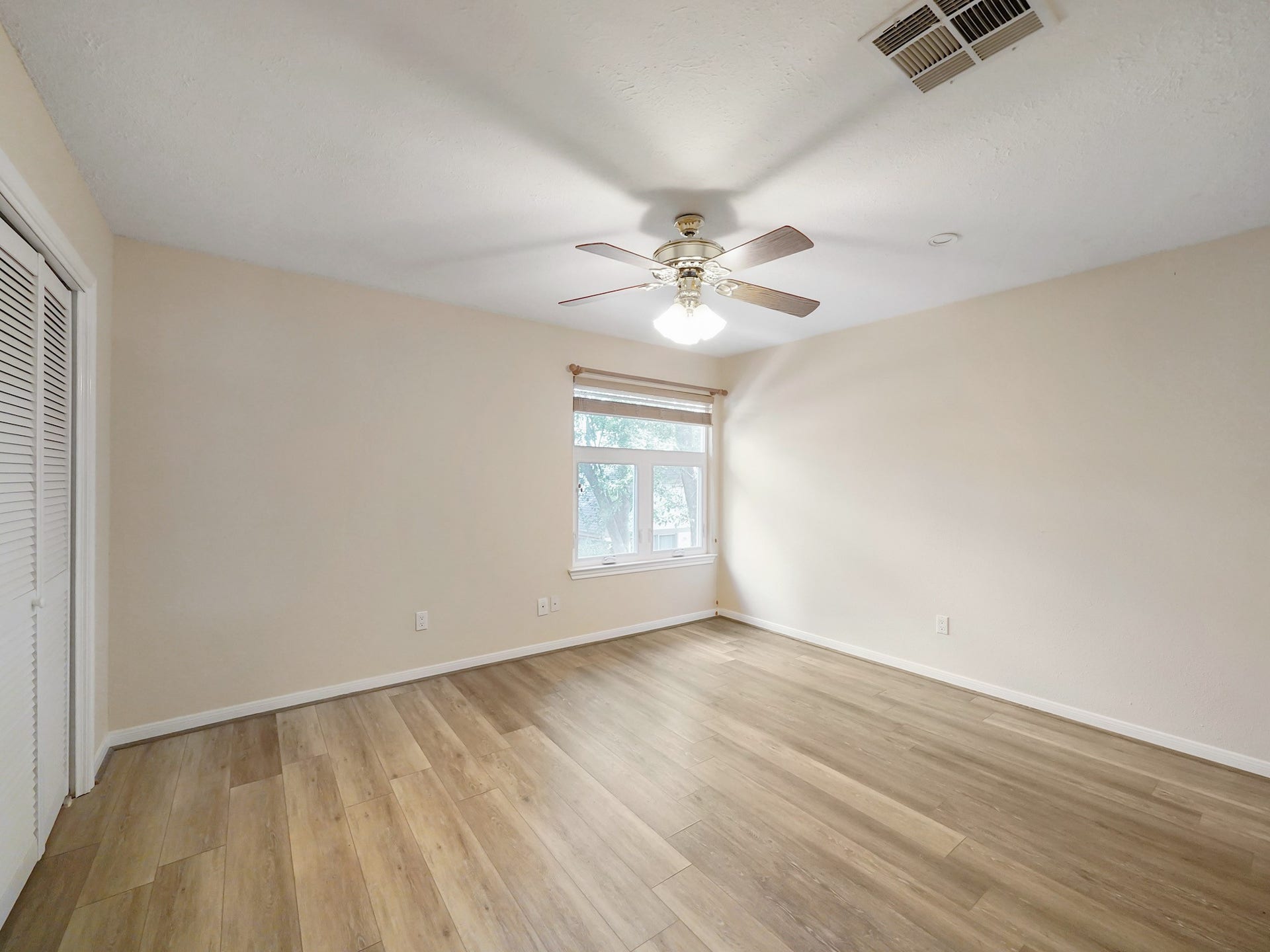 Secondary bedroom 2