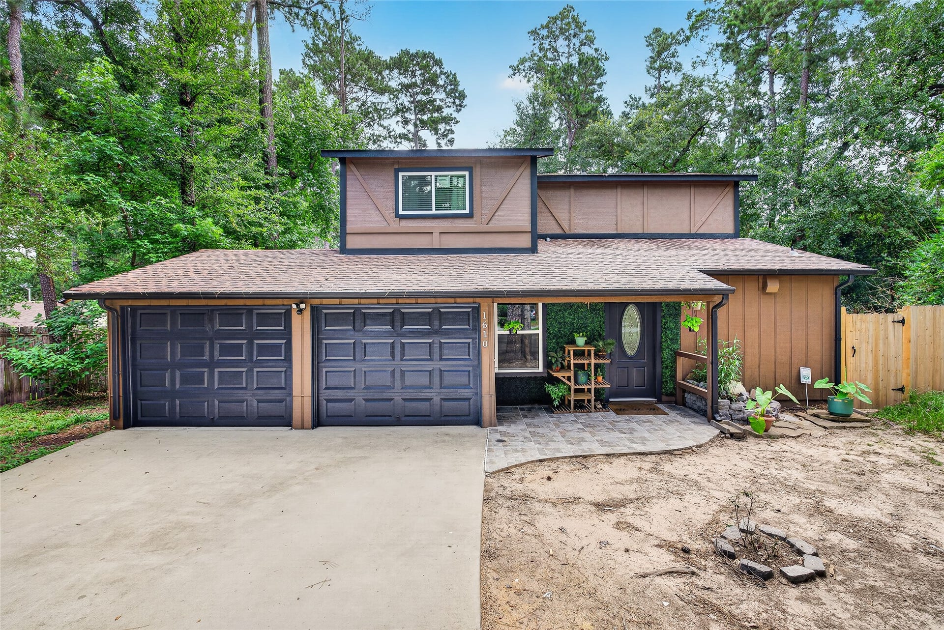 1610 N Red Cedar Circle, The Woodlands, TX 77380 Welcome to 1610 N Red Cedar Circle