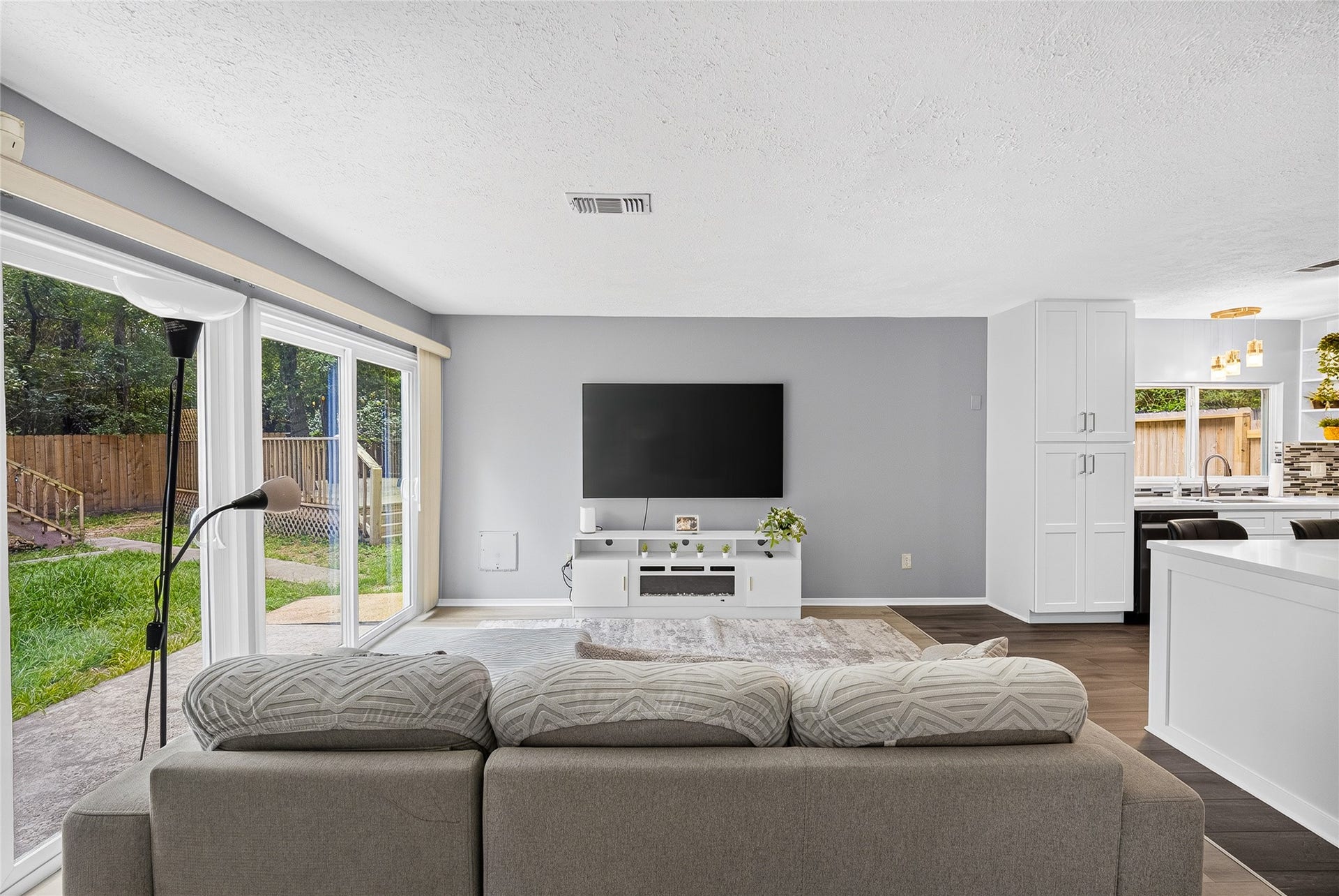 1610 N Red Cedar Circle, The Woodlands, TX 77380 Living room