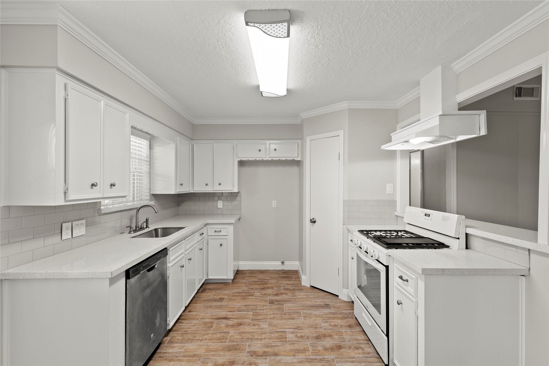 2536 Parkway Avenue, Rosenberg, TX 77471 2536 Parkway Avenue, Rosenberg, TX 77471
