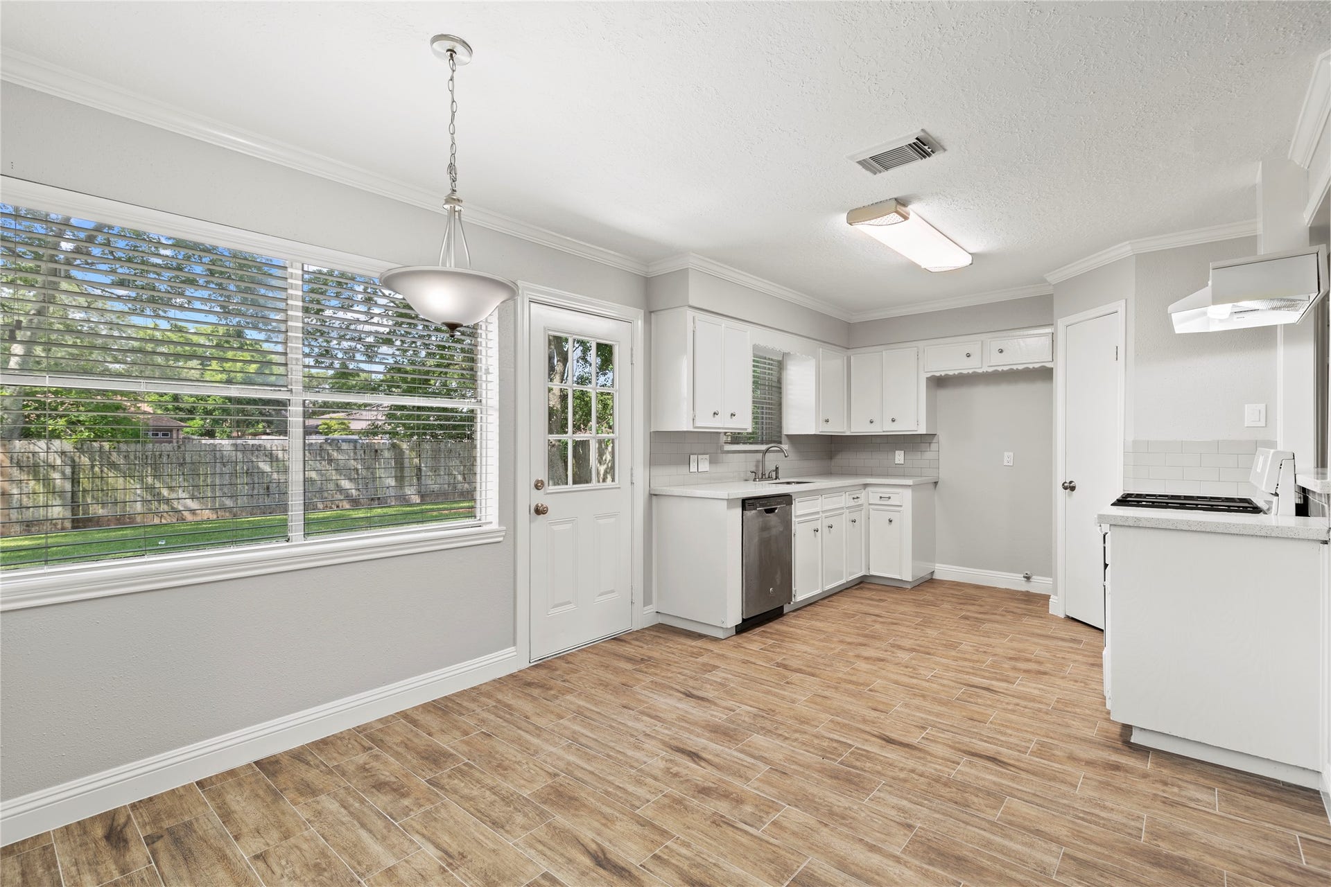 2536 Parkway Avenue, Rosenberg, TX 77471 2536 Parkway Avenue, Rosenberg, TX 77471