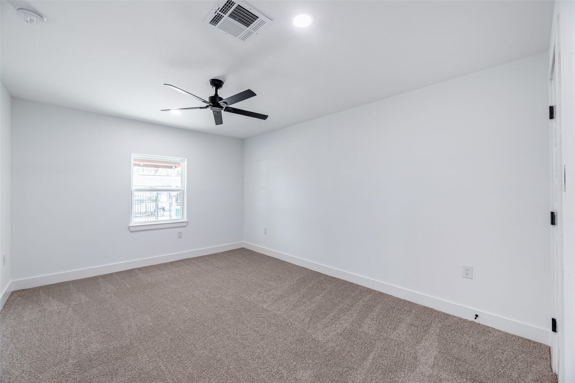 8658 Sonneville Drive, Houston, TX 77080