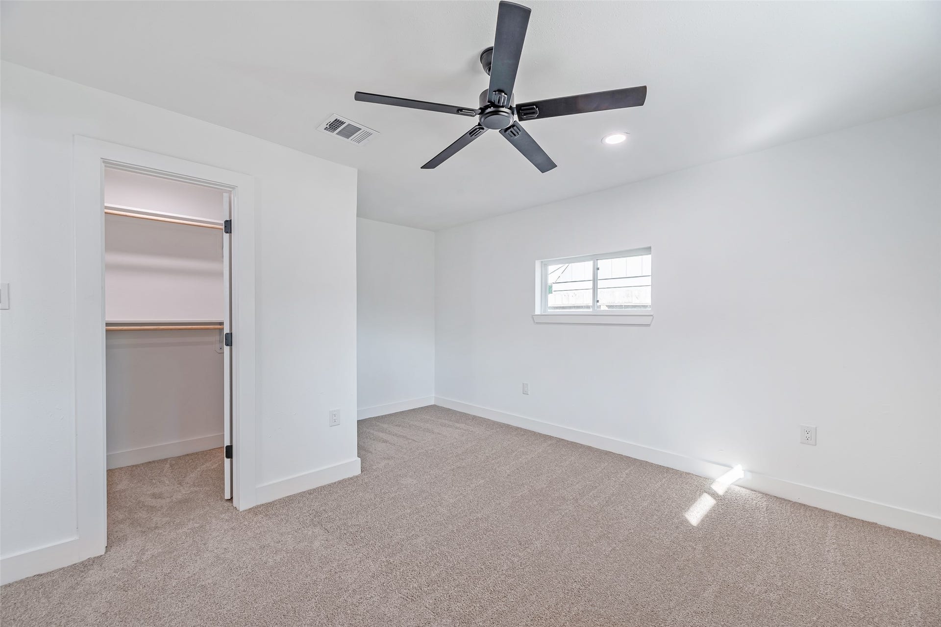 8658 Sonneville Drive, Houston, TX 77080