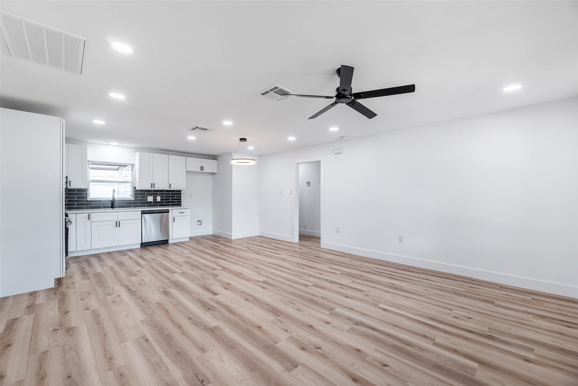 8658 Sonneville Drive, Houston, TX 77080