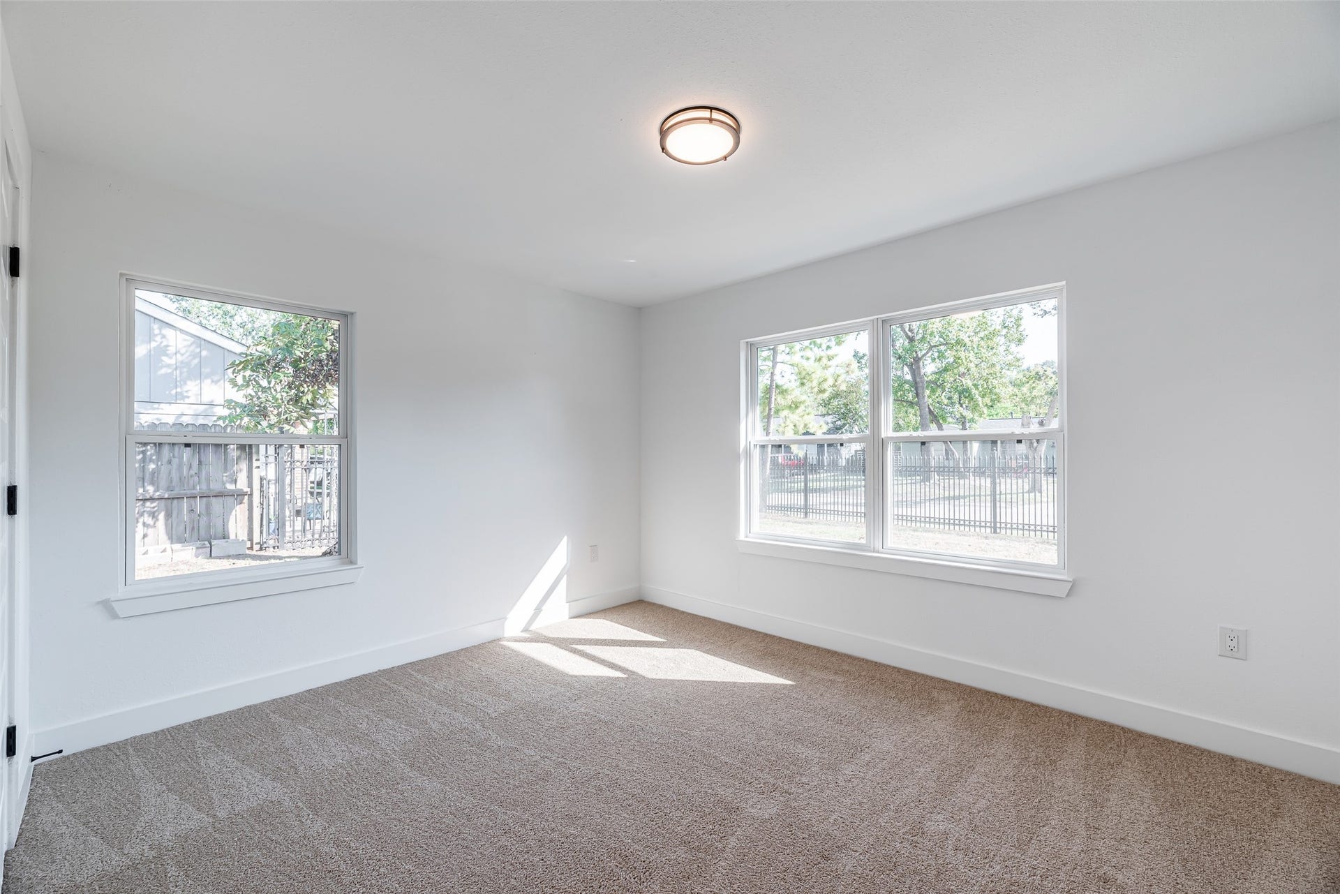 8658 Sonneville Drive, Houston, TX 77080