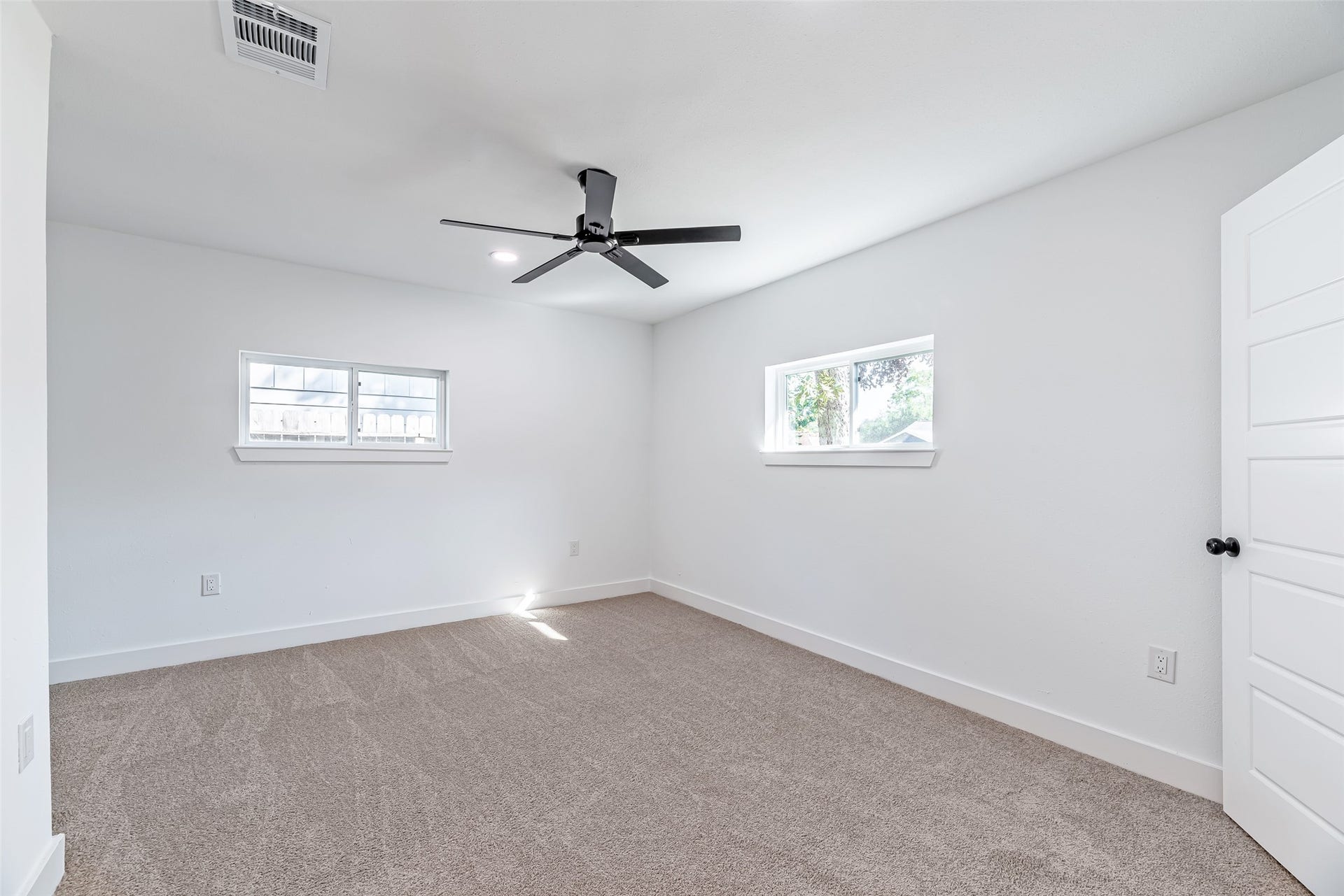 8658 Sonneville Drive, Houston, TX 77080