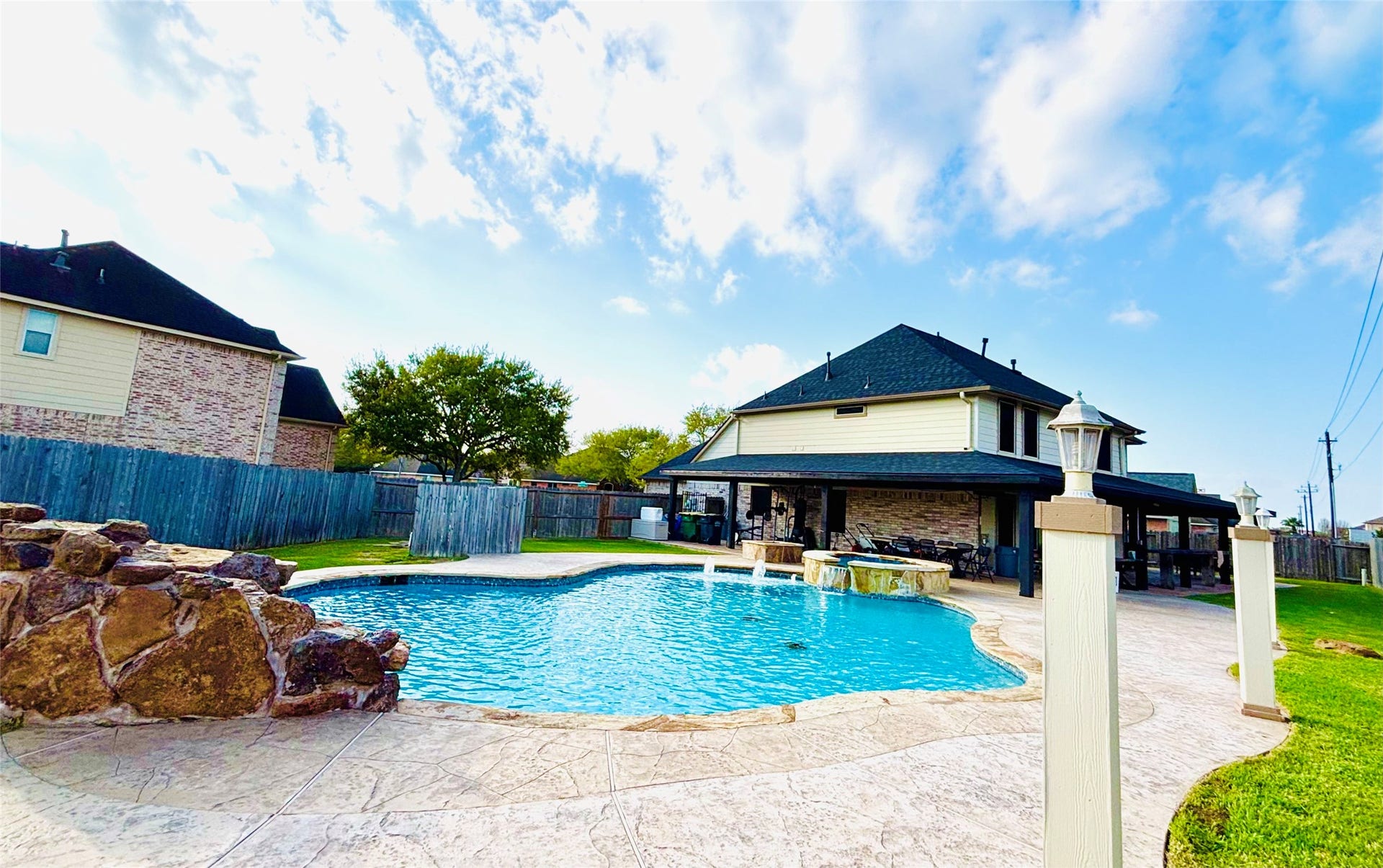 3811 Trent Cove Ln, Pearland, TX 77584 3811 Trent Cove Ln, Pearland, TX 77584