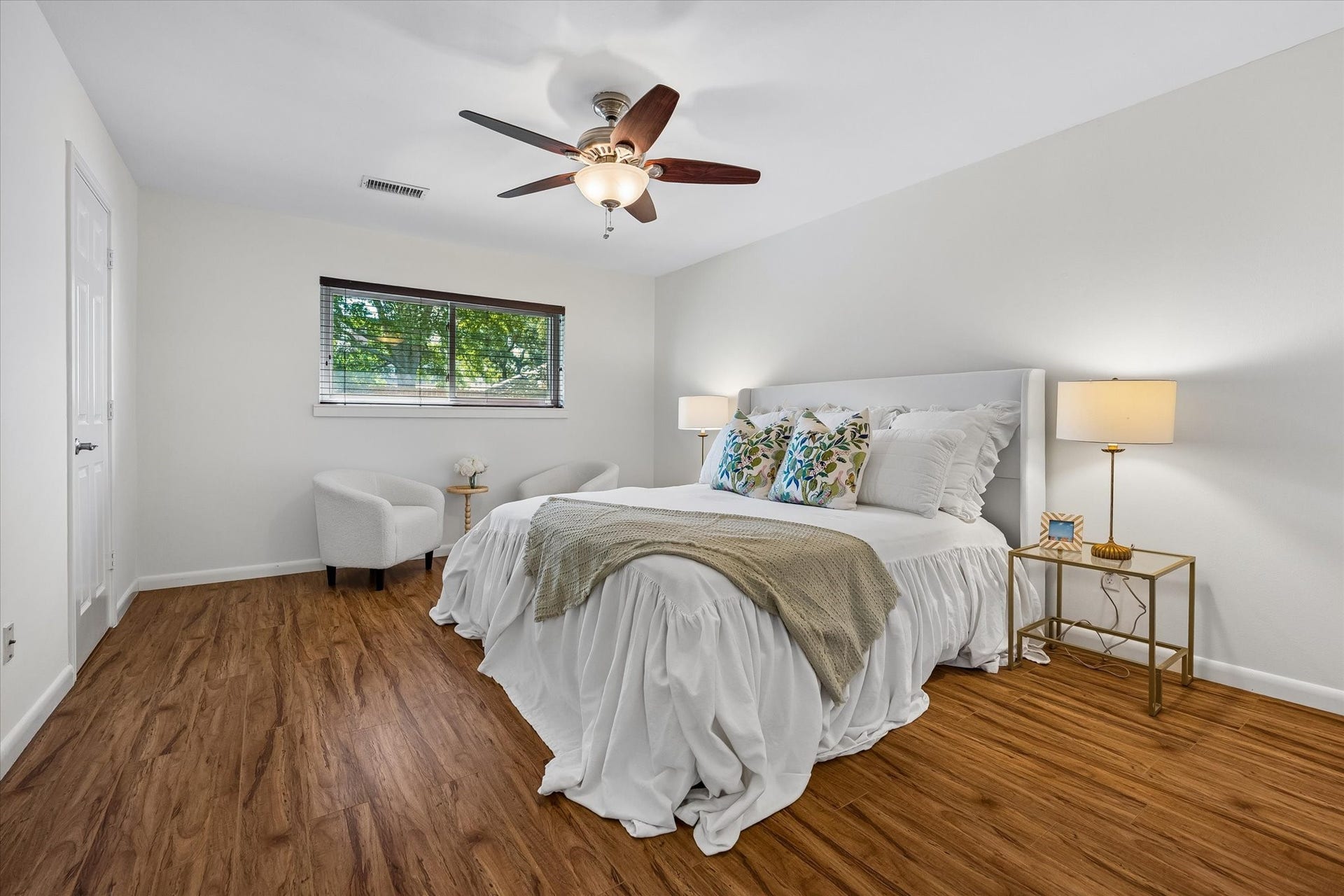 10831 Olympia Drive, Houston, TX 77042 The primary suite offers a generous layout with plenty of room for a sitting area, plus a massive walk-in closet that provides all the storage space youve been dreaming of.