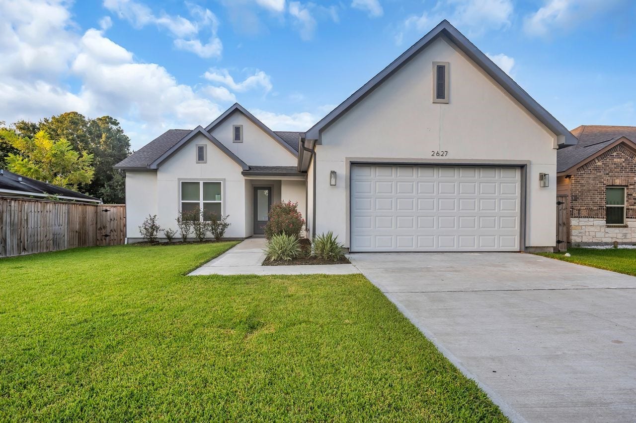 2627 Carmel Street, Houston, TX 77091 View from the street.