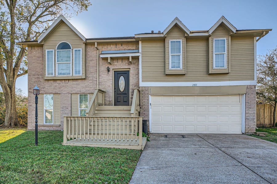 Property photo for 2801 Custer Drive, League City, TX