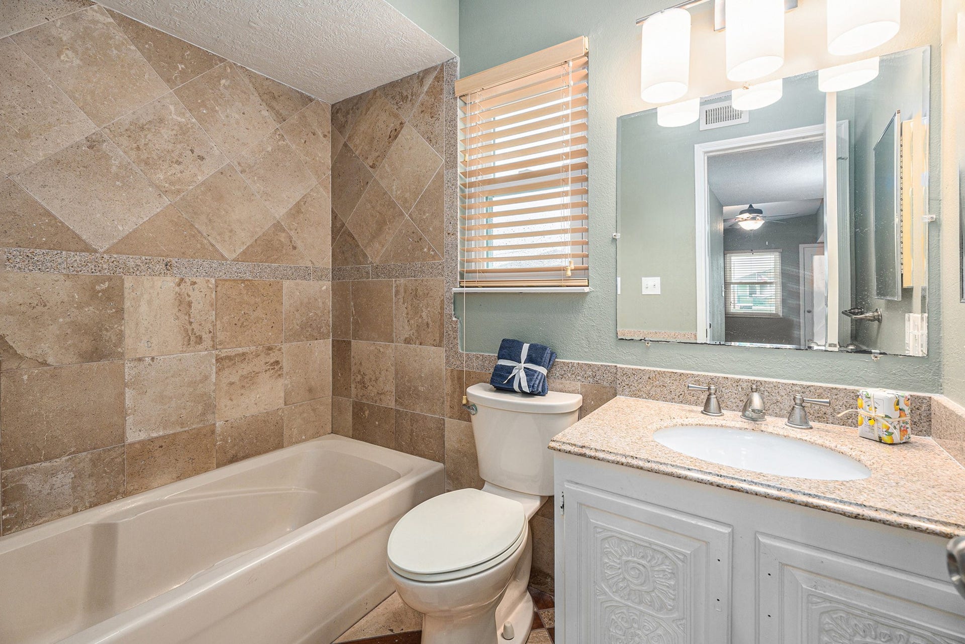 658 Warsaw Street, Bayou Vista, TX 77563 Main Level Bath 2
