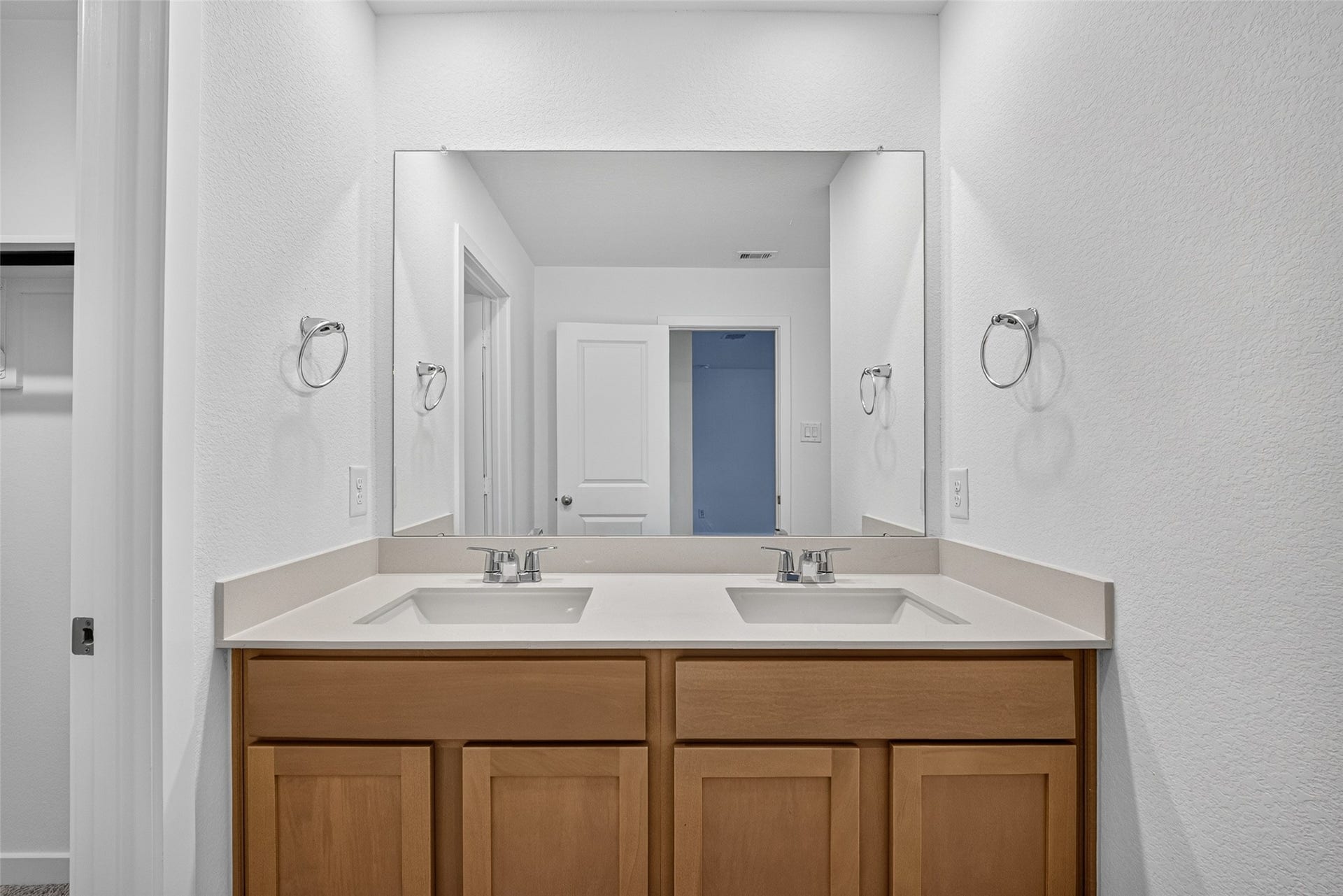 3rd Bathroom (Full)