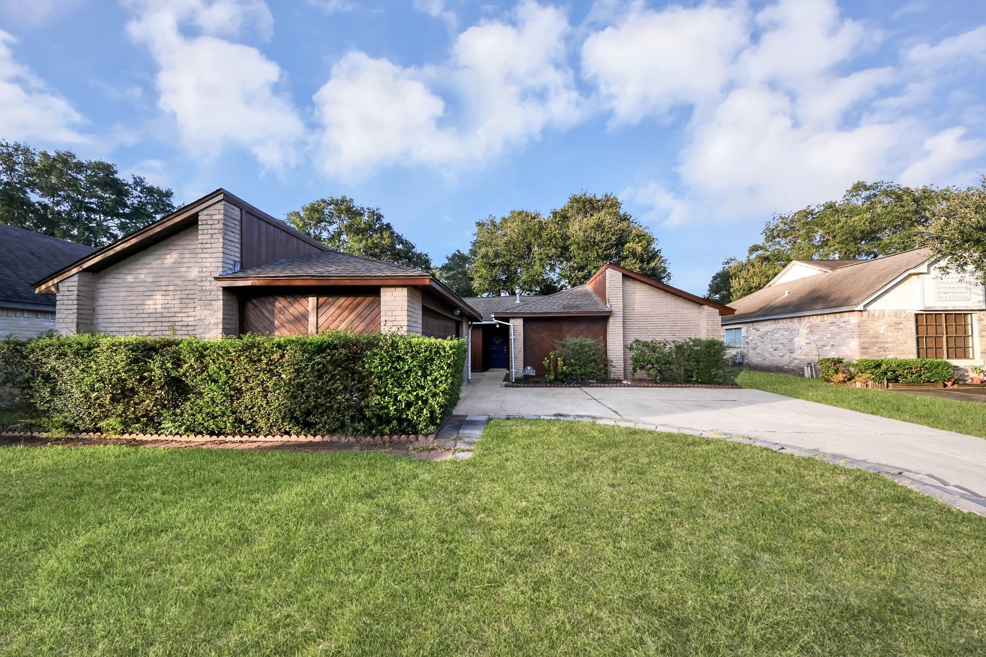Welcome to 1414 Shadow Mountain Dr.