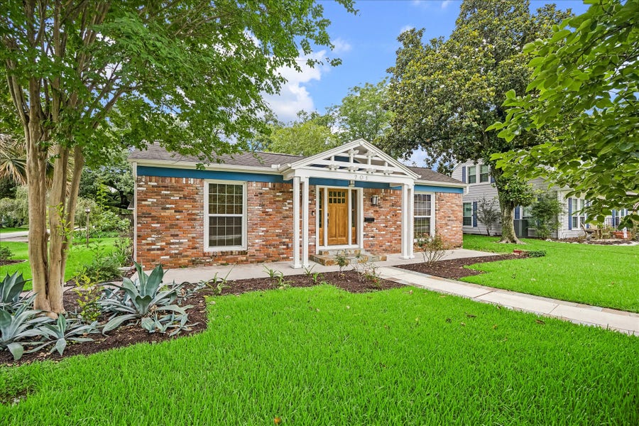 Property photo for 701 W 32nd Street W, Houston, TX