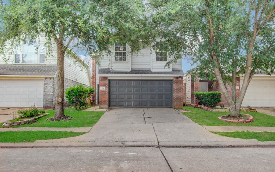 Property photo for 13963 Maximos Drive, Houston, TX