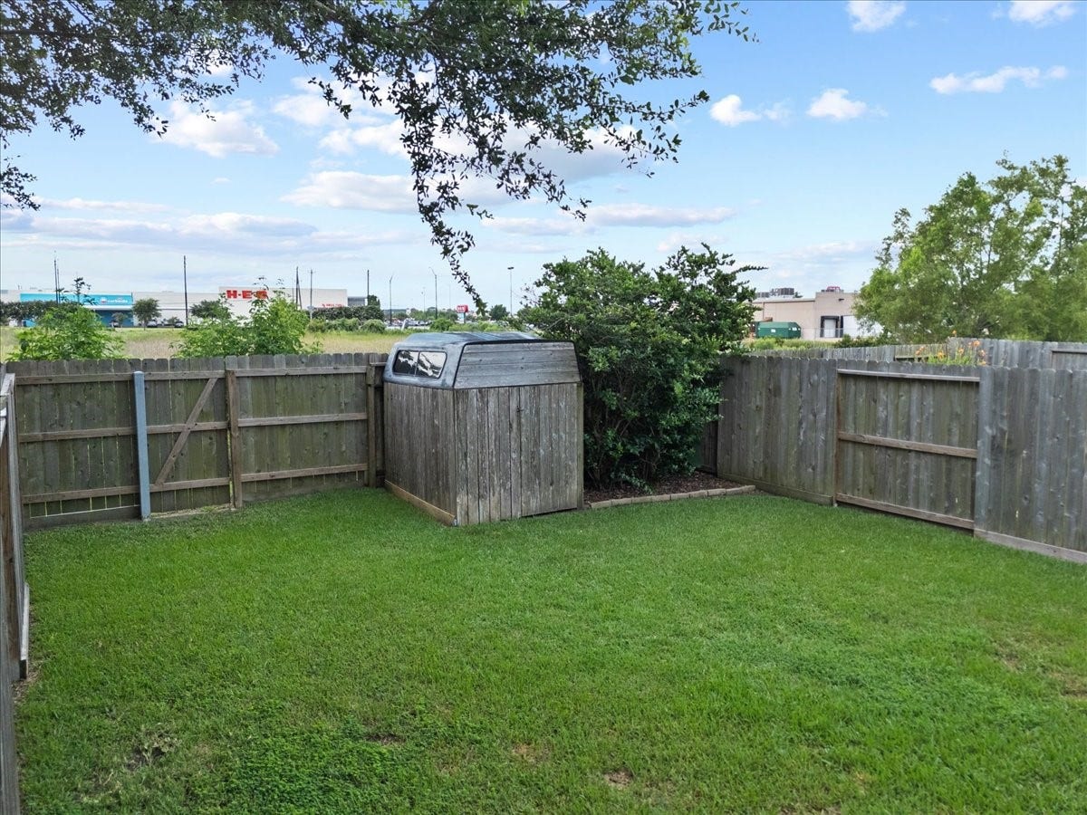 838 San Jacinto Circle, Baytown, TX 77521 838 San Jacinto Circle, Baytown, TX 77521