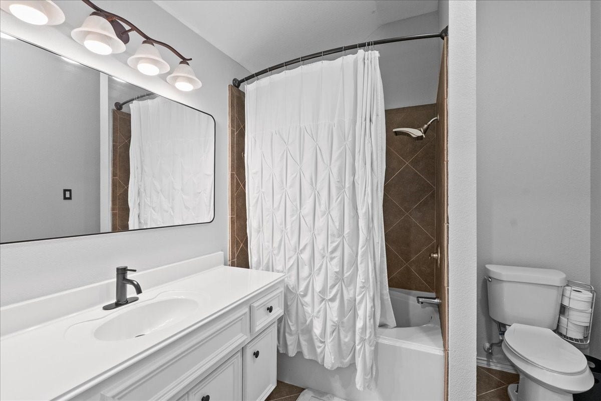 838 San Jacinto Circle, Baytown, TX 77521 838 San Jacinto Circle, Baytown, TX 77521