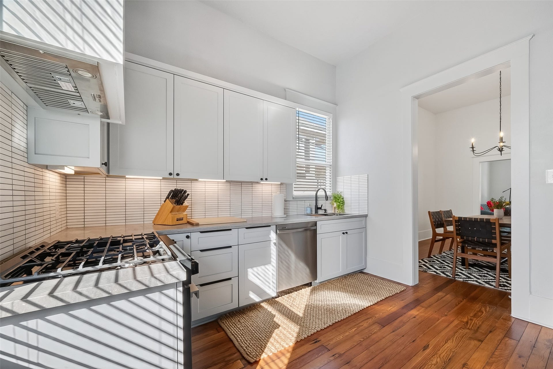 2015 28TH ST, Galveston, TX 77550 2015 28TH ST, Galveston, TX 77550
