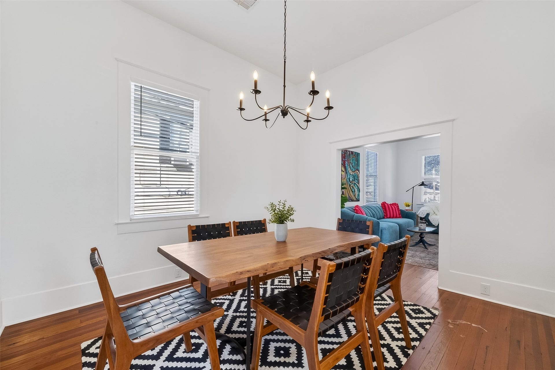 2015 28TH ST, Galveston, TX 77550 lots of natural light