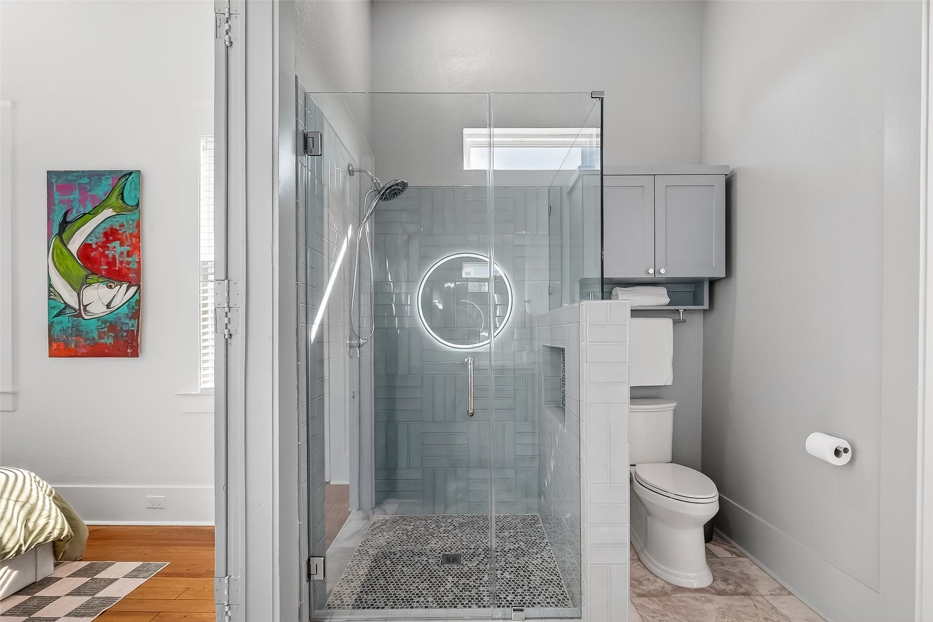 2015 28TH ST, Galveston, TX 77550 Marble floors, new shower
