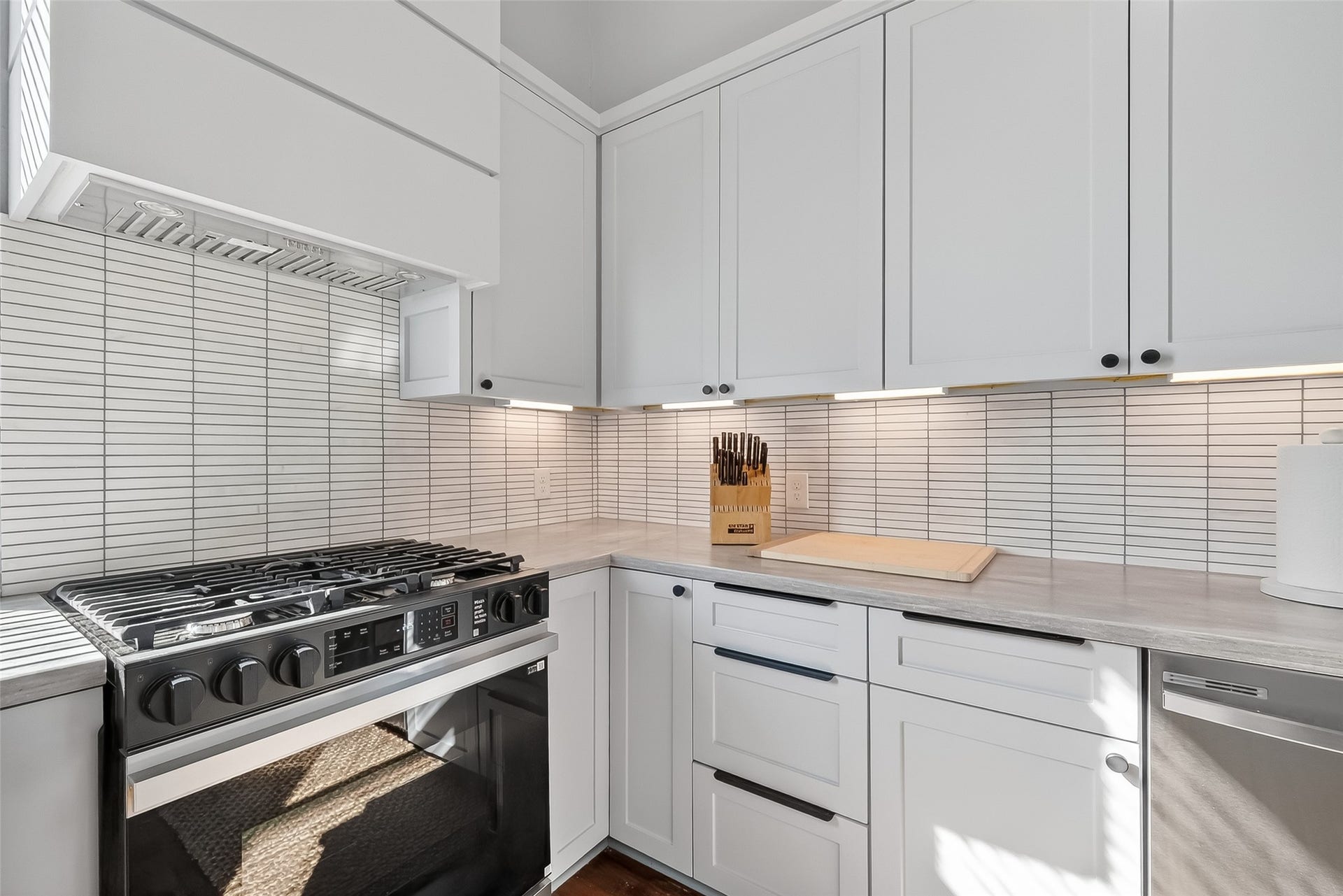 2015 28TH ST, Galveston, TX 77550 2015 28TH ST, Galveston, TX 77550