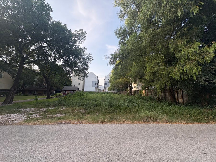 Property photo for 1235 W 22nd Street, Houston, TX