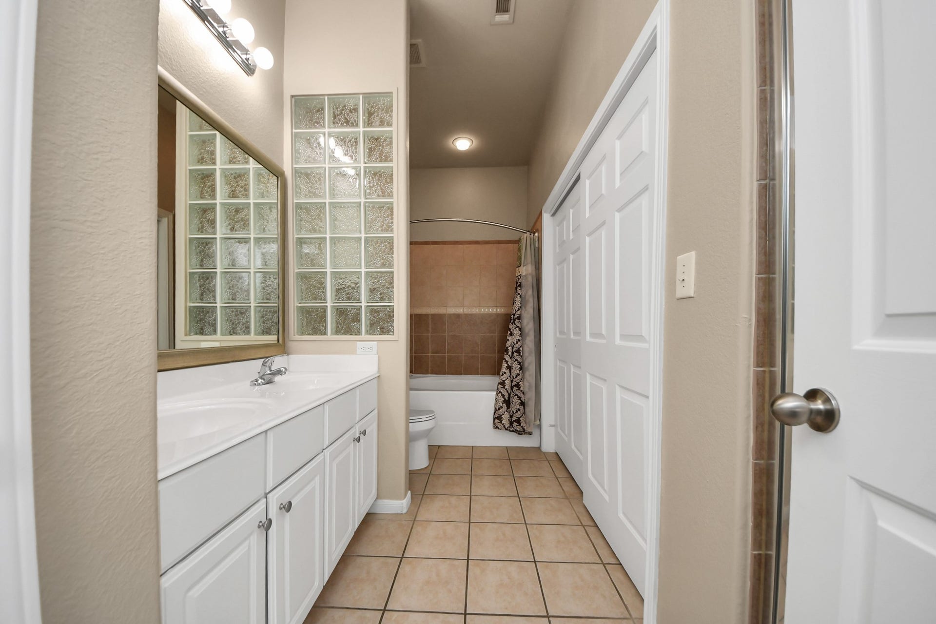 1441 East Street, #312, Houston, TX 77007 1441 East Street, #312, Houston, TX 77007