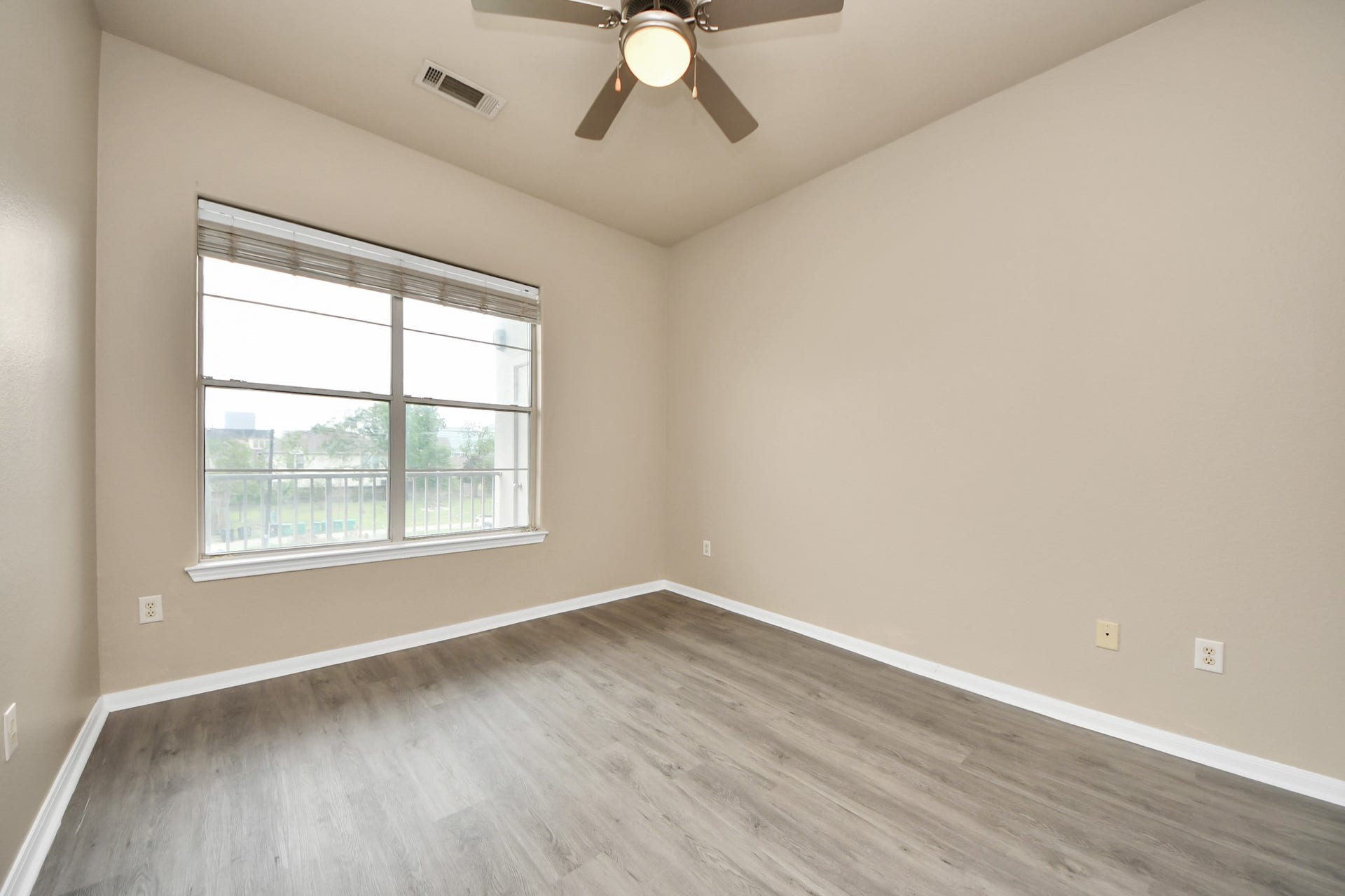1441 East Street, #312, Houston, TX 77007 1441 East Street, #312, Houston, TX 77007