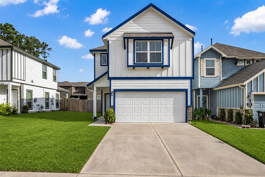 Property photo for 132 Camelot Place Court, Conroe, TX