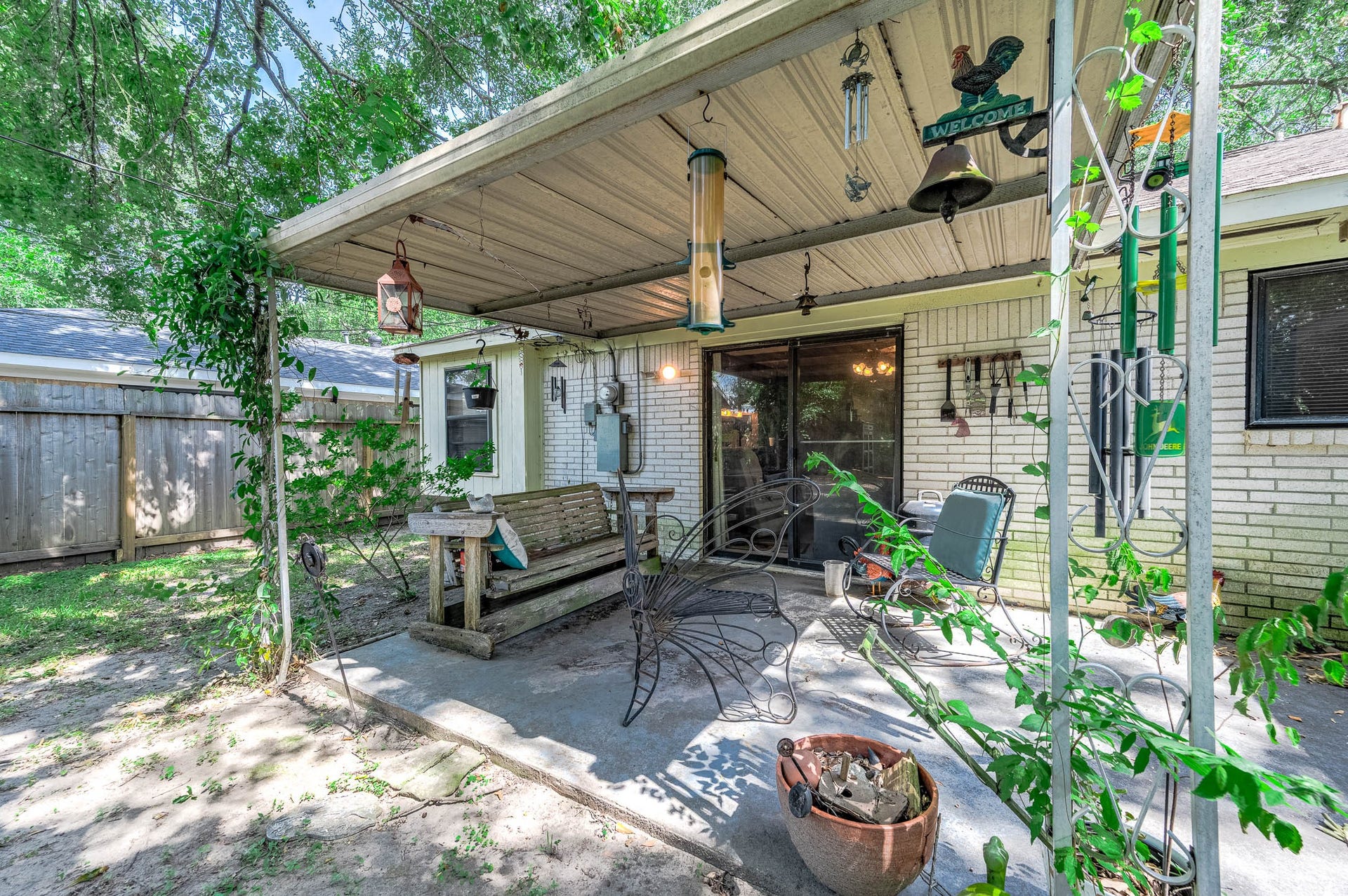 2308 Florence Avenue, Pasadena, TX 77502 Covered patio overlooks the backyard.