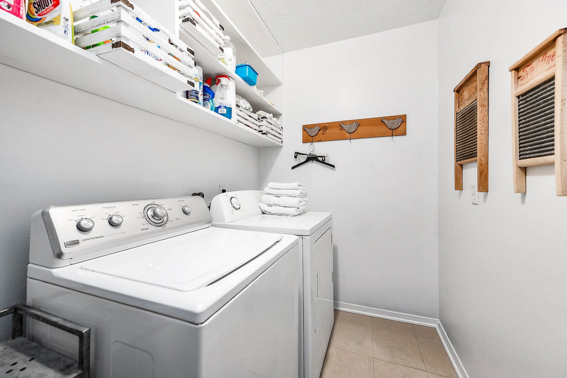 2308 Florence Avenue, Pasadena, TX 77502 Utility room with washer and dryer connections.