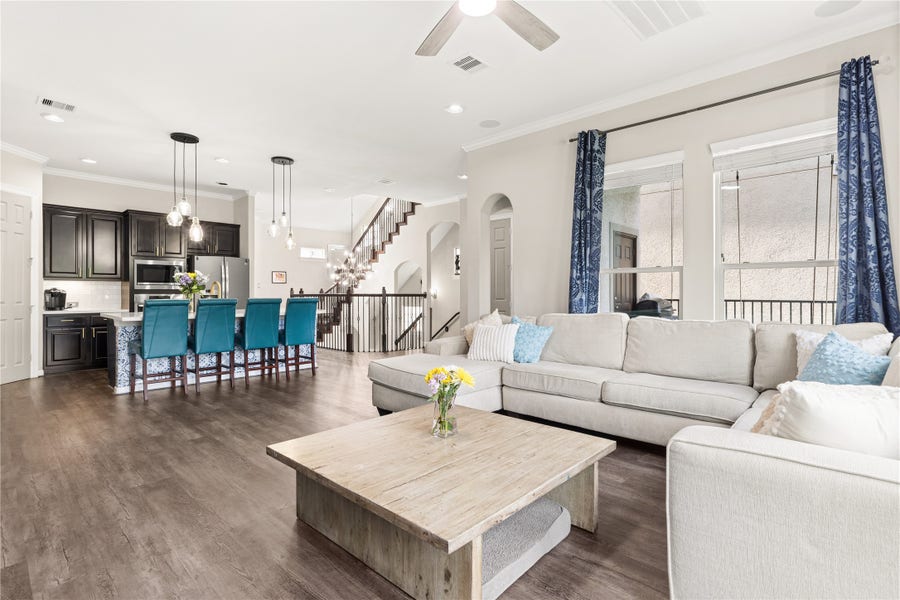 Property photo for 10215 Spring Shadows Park Circle, Houston, TX