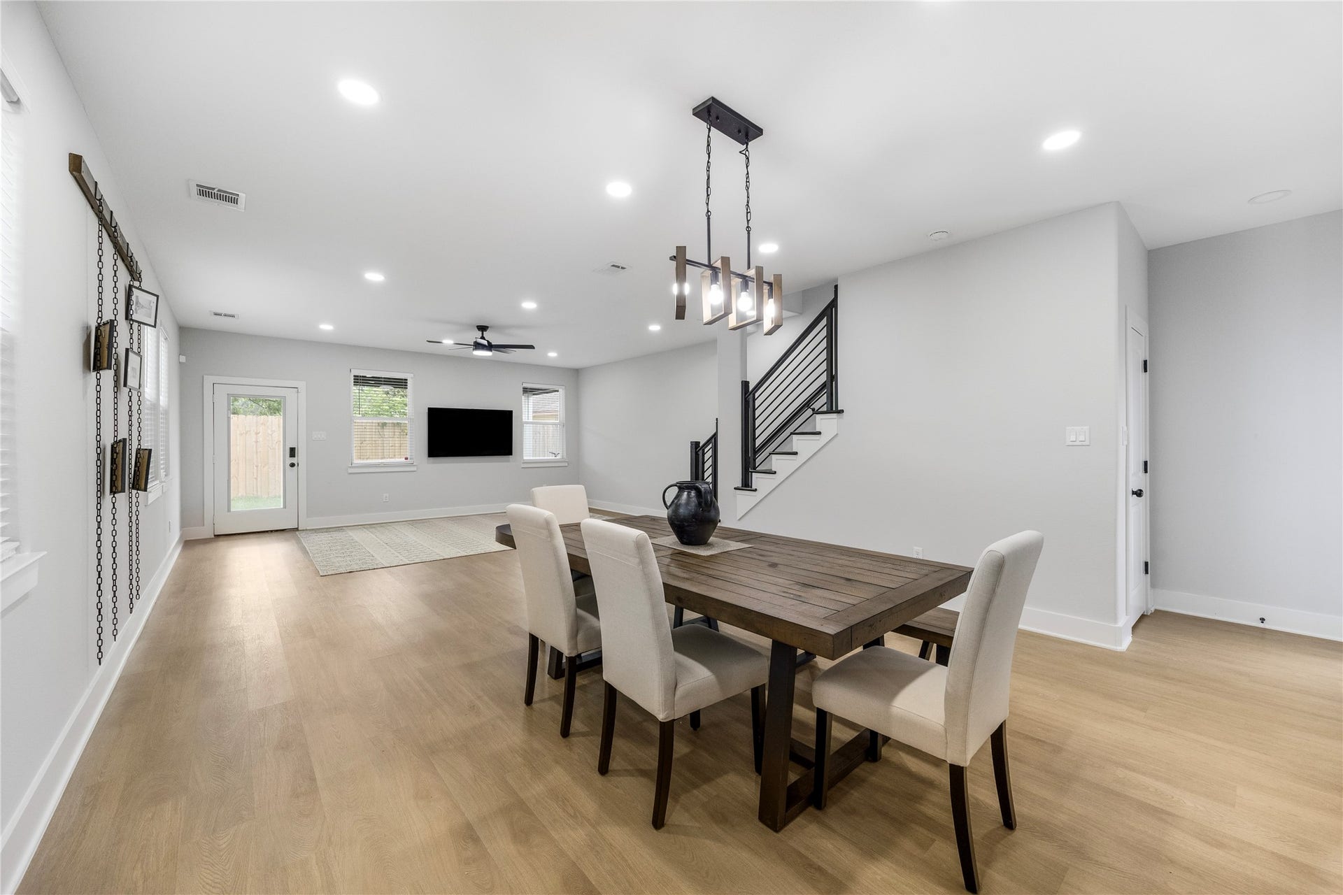 823 Enterprise Street, Houston, TX 77088