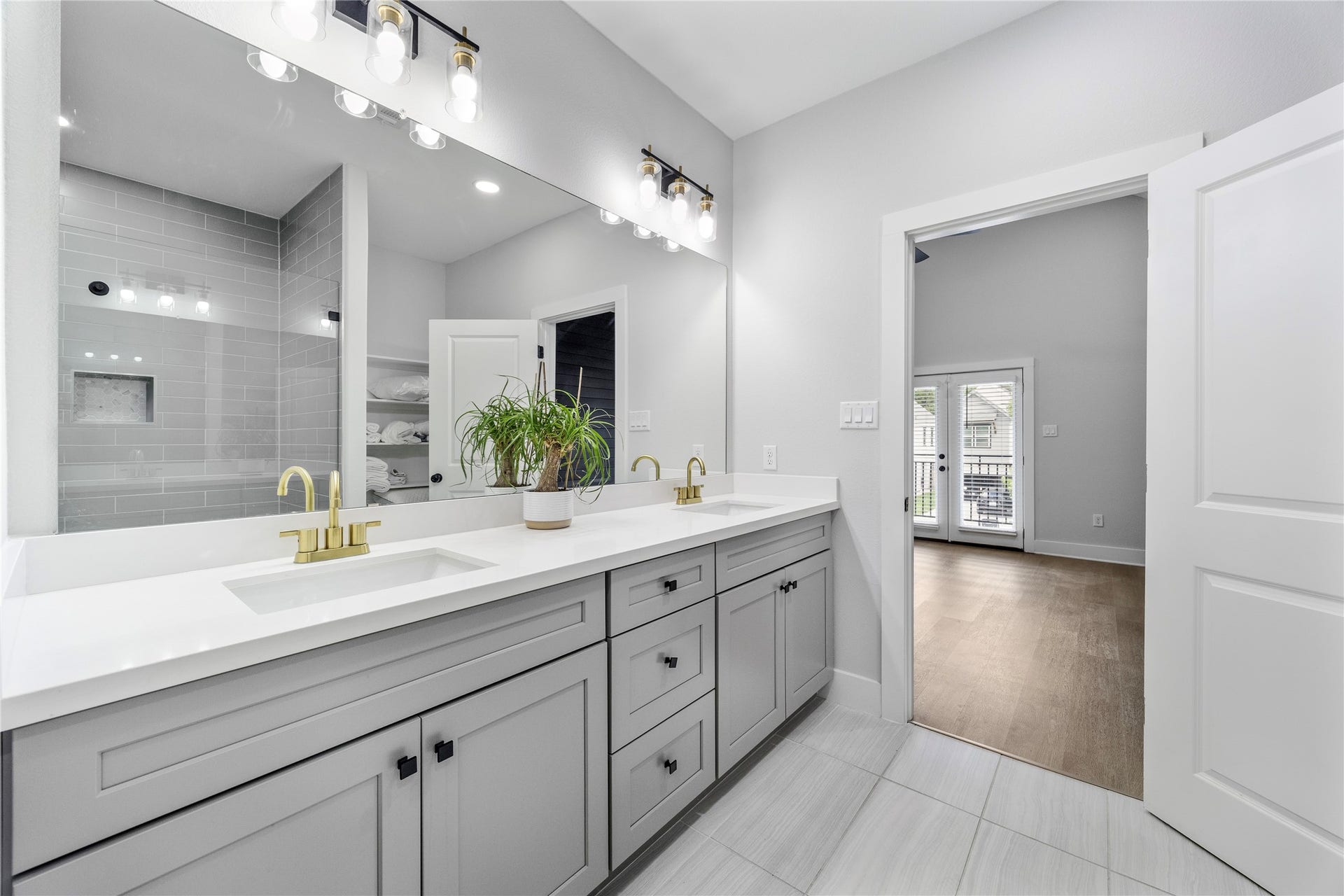 823 Enterprise Street, Houston, TX 77088
