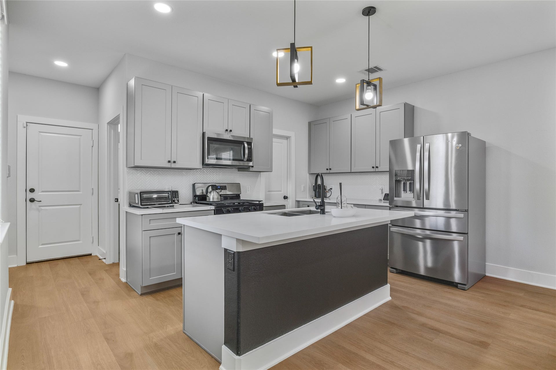 823 Enterprise Street, Houston, TX 77088